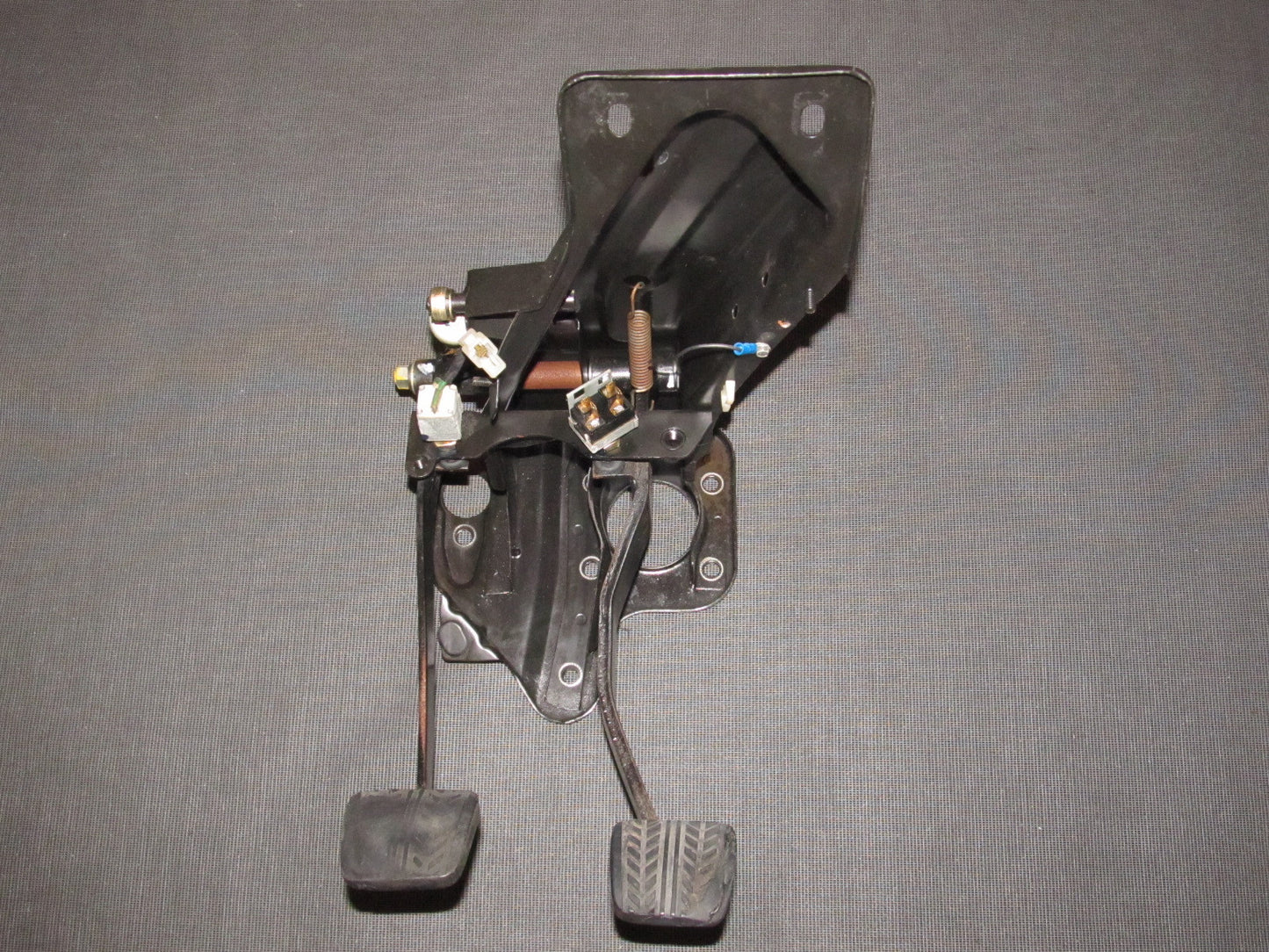 84 85 Mazda RX7 OEM Clutch & Brake Pedal Assembly