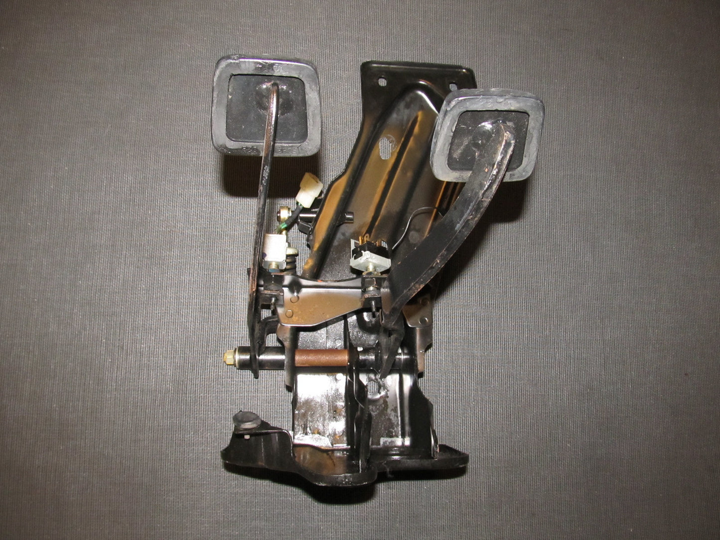 84 85 Mazda RX7 OEM Clutch & Brake Pedal Assembly