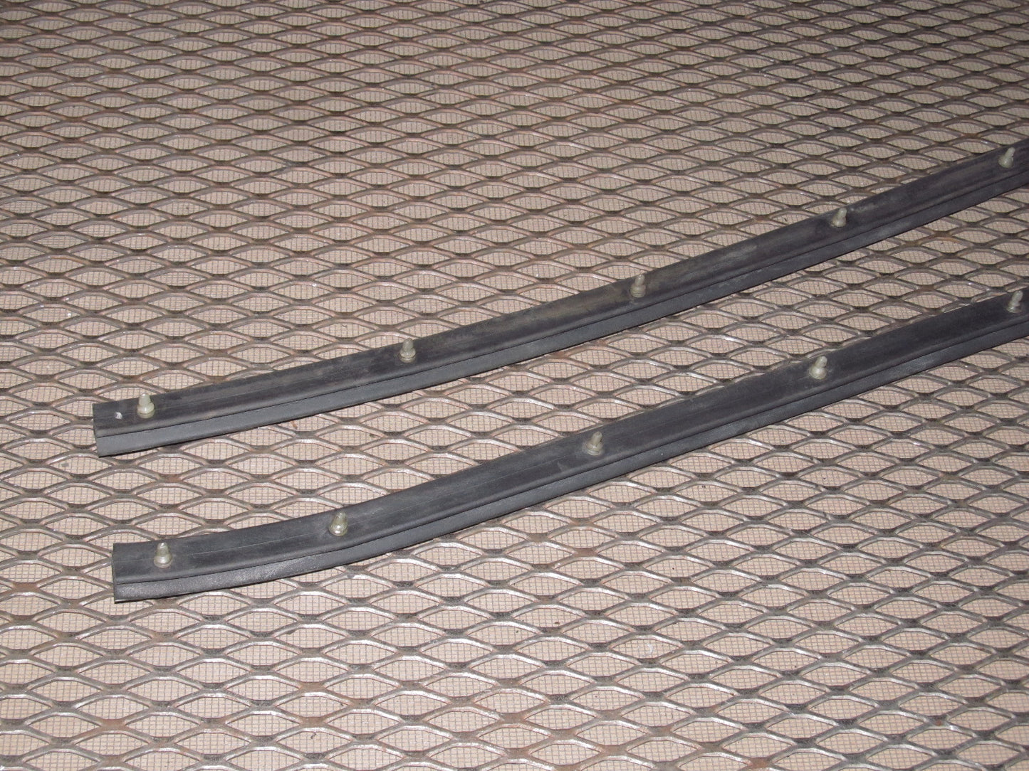 92-96 Honda Prelude OEM Door Lower Weather Rubber Seal