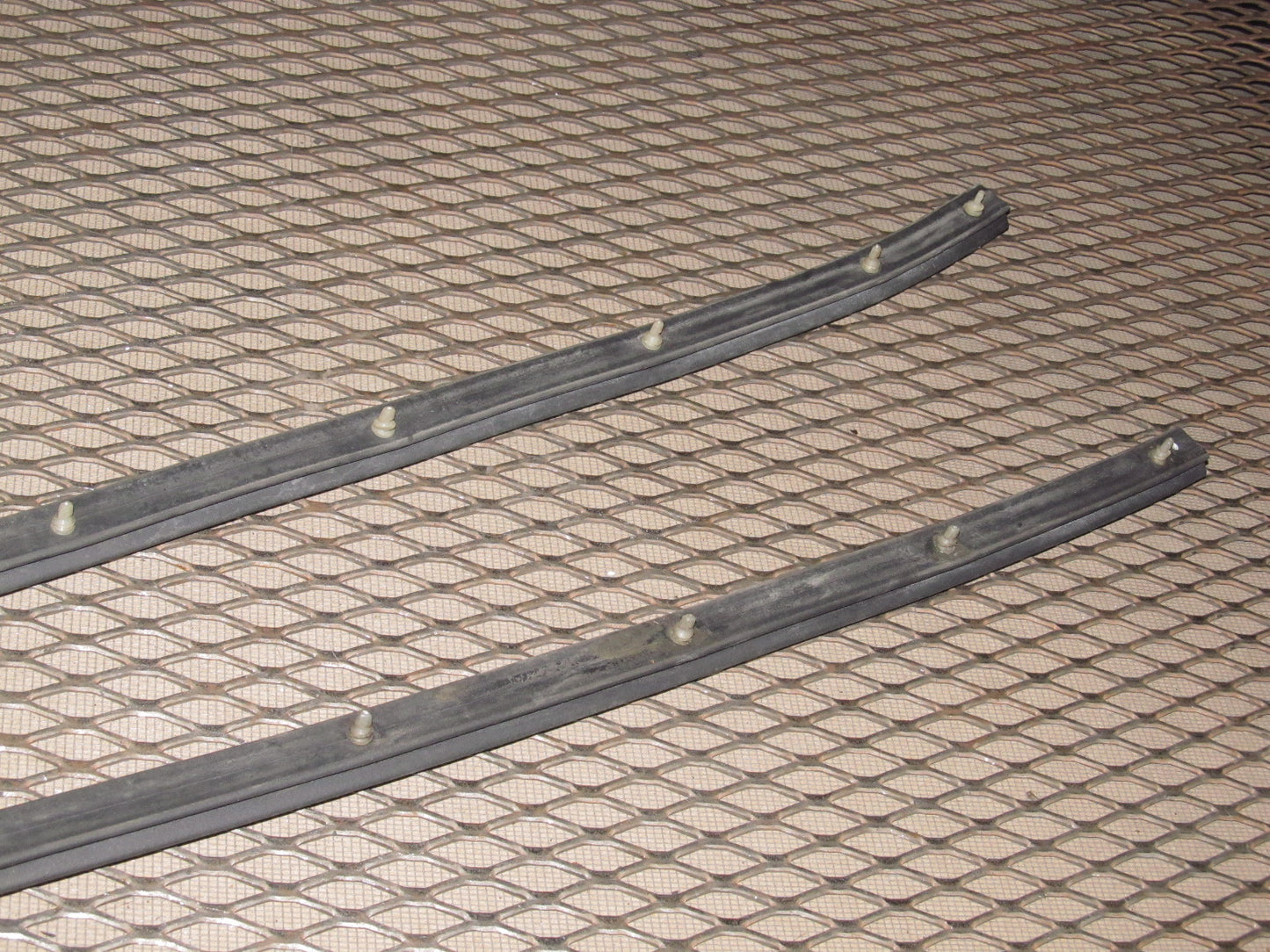 92-96 Honda Prelude OEM Door Lower Weather Rubber Seal