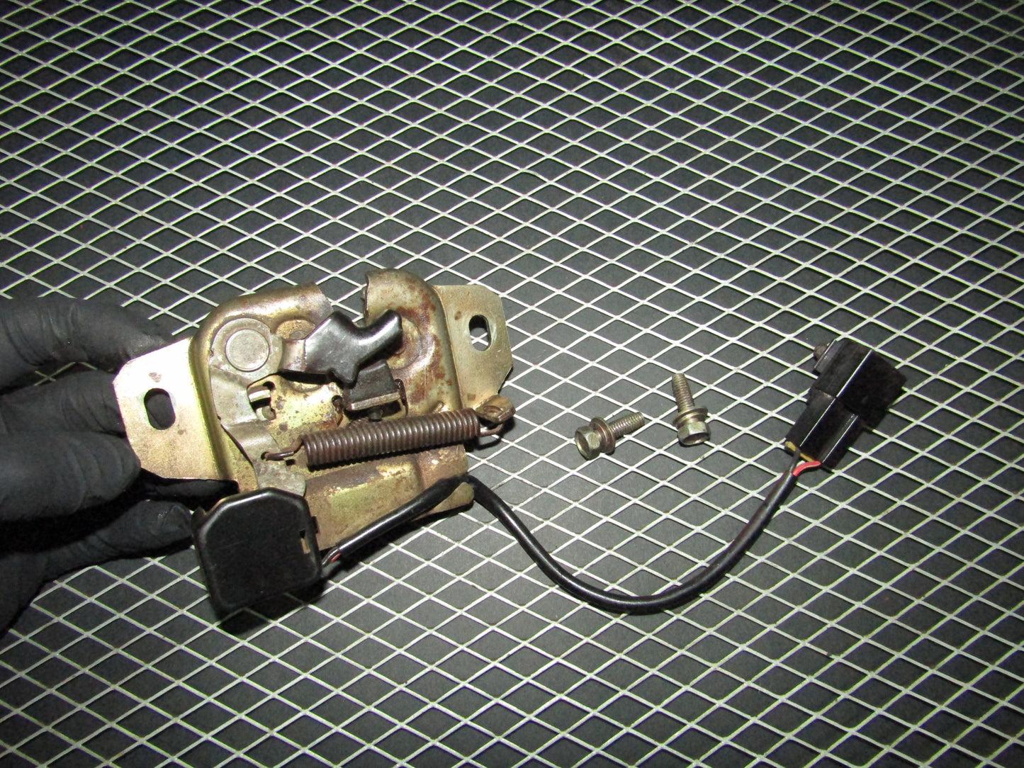 94 95 96 97 Mitsubishi 3000GT OEM Rear Trunk Latch