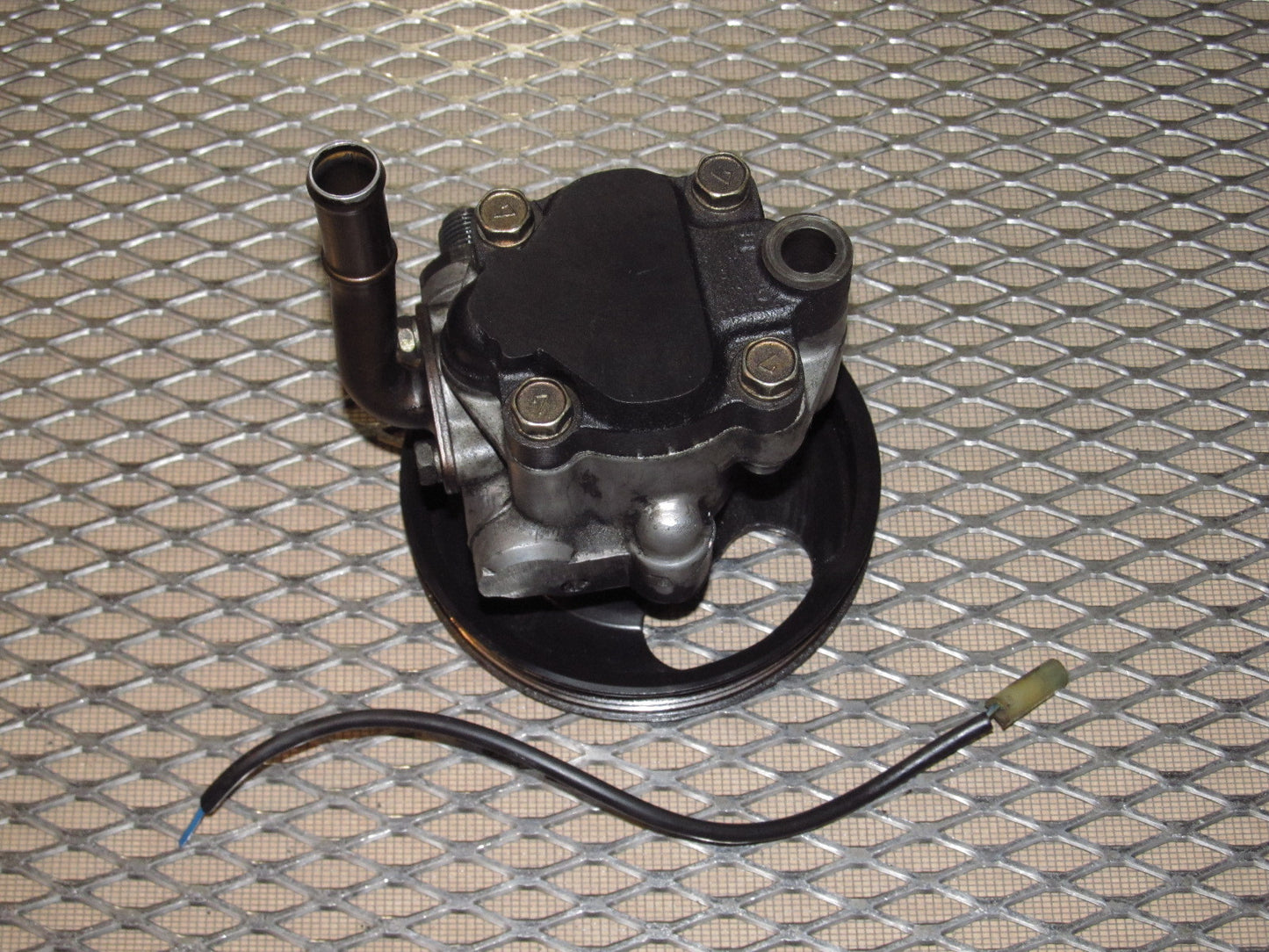 90 91 92 93 Mazda Miata OEM Power Steering Pump