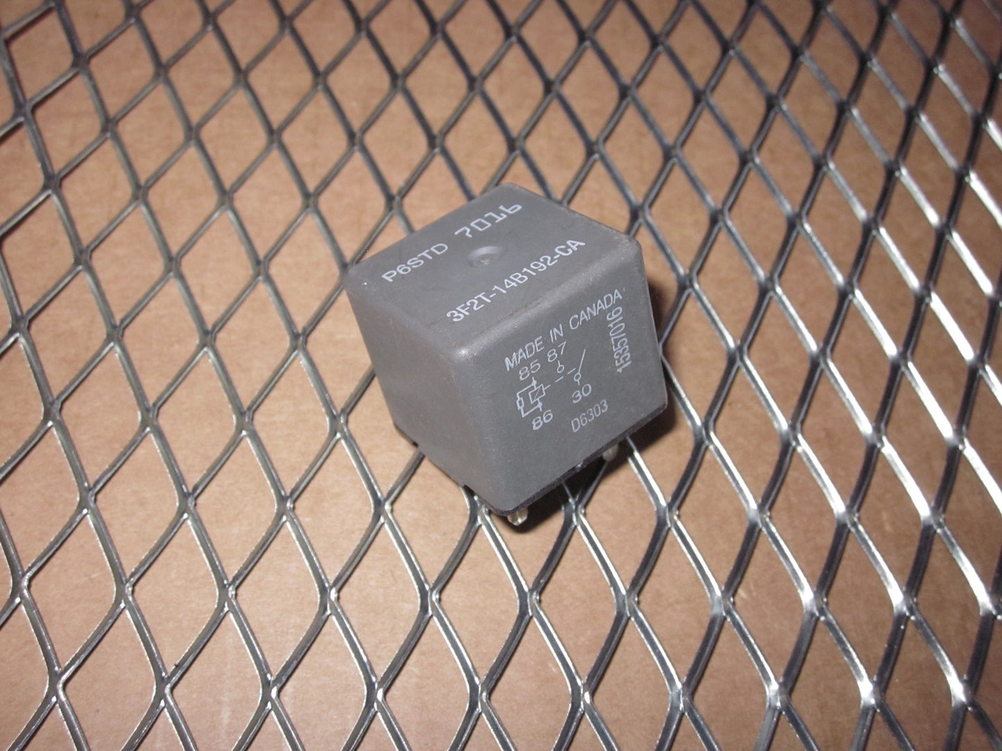 Ford Relay P6STD 7016 / 3F2T-14B192-CA