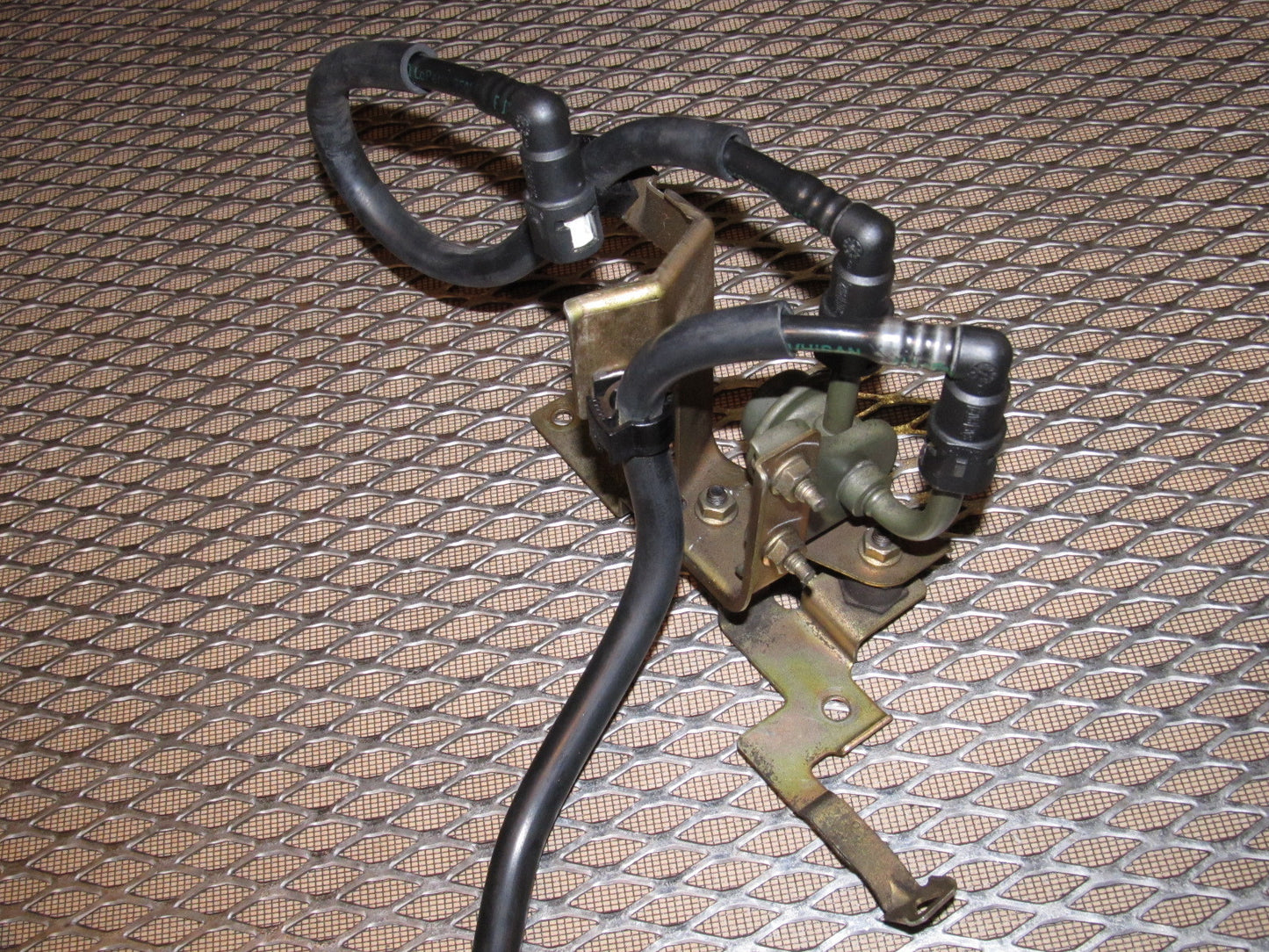 99 00 Mazda Miata OEM Fuel Line & Regulator