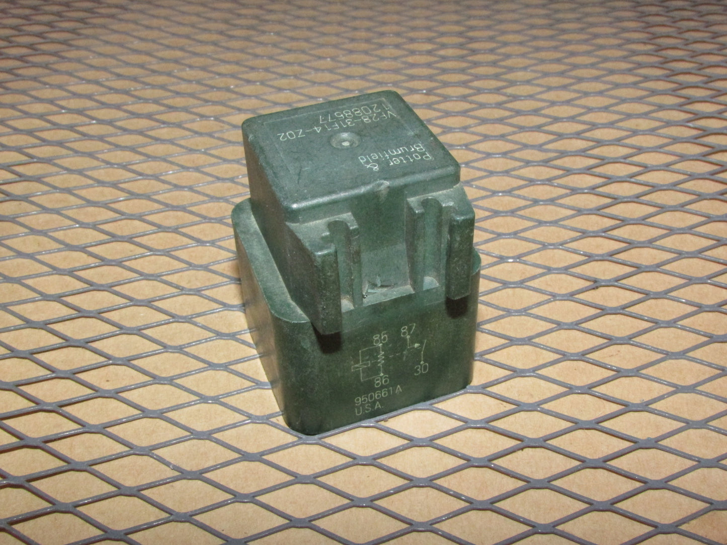 GM Relay VF28-31F14-Z02 / 12088577