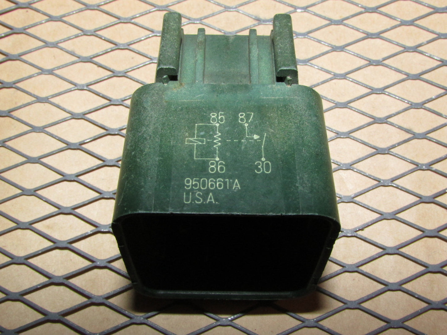 GM Relay VF28-31F14-Z02 / 12088577