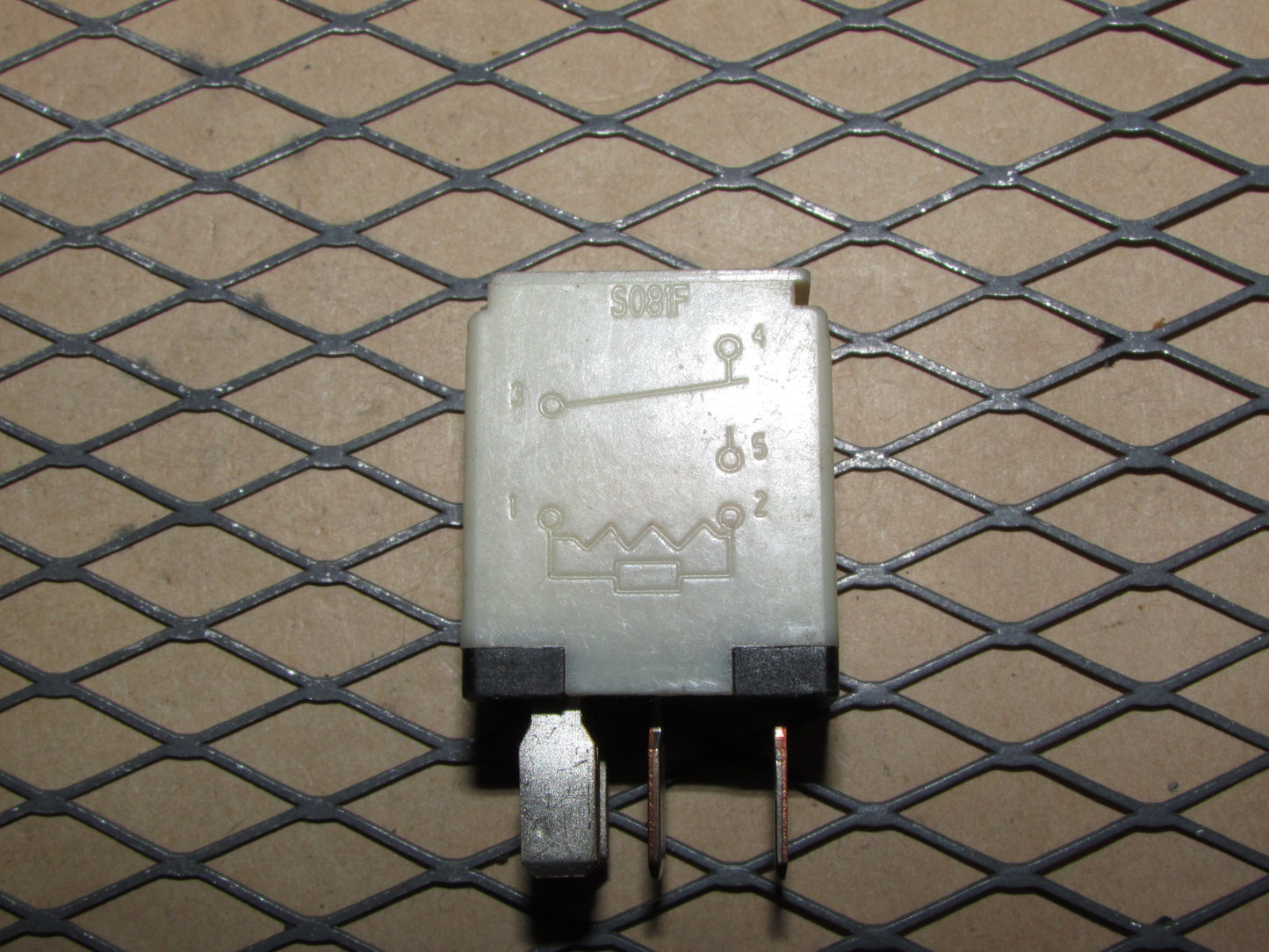 Ford Relay F57B-14B192-AA