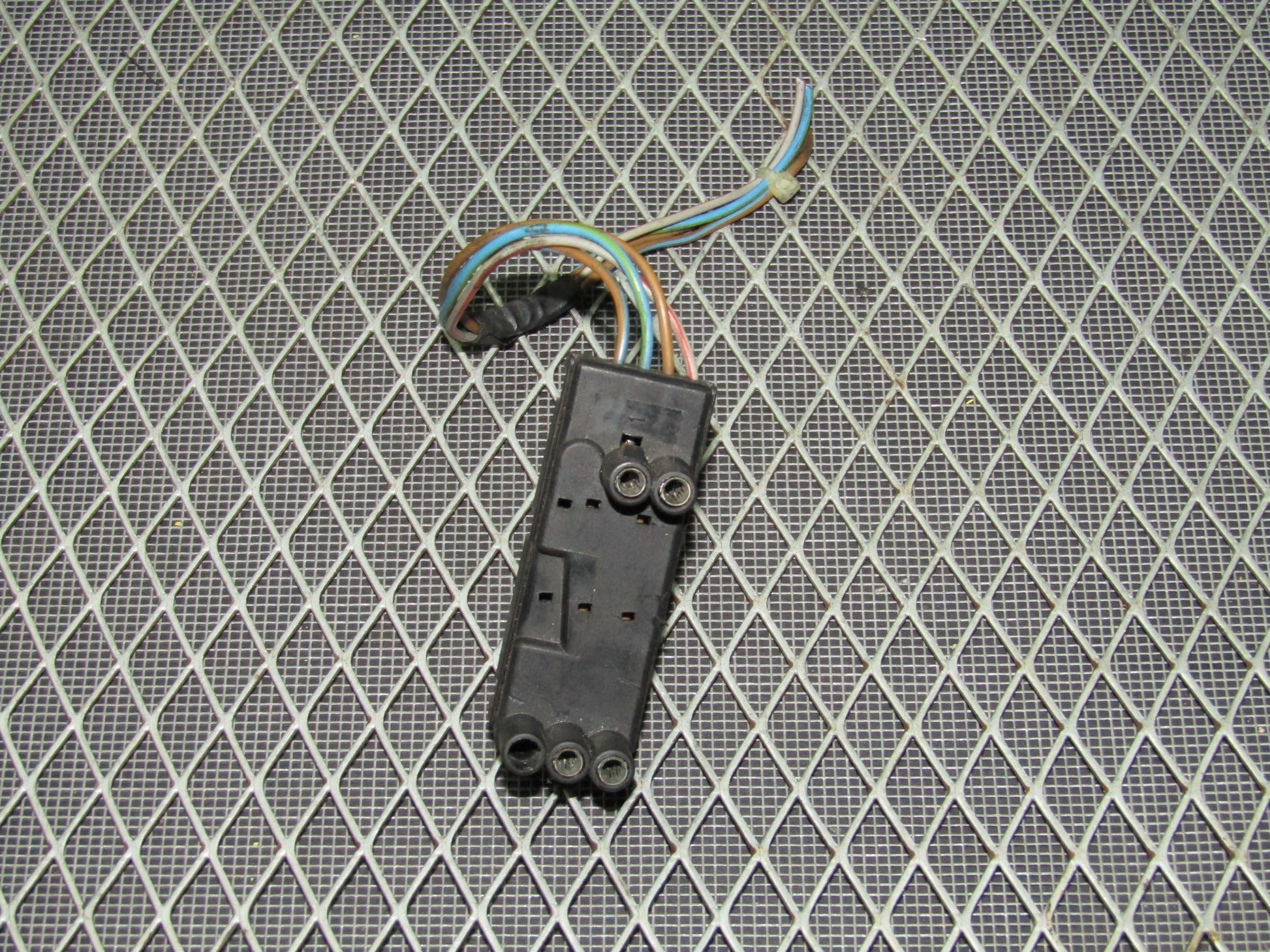 1992-1995 BMW 325 Sedan OEM Hazard Switch Pigtail Harness