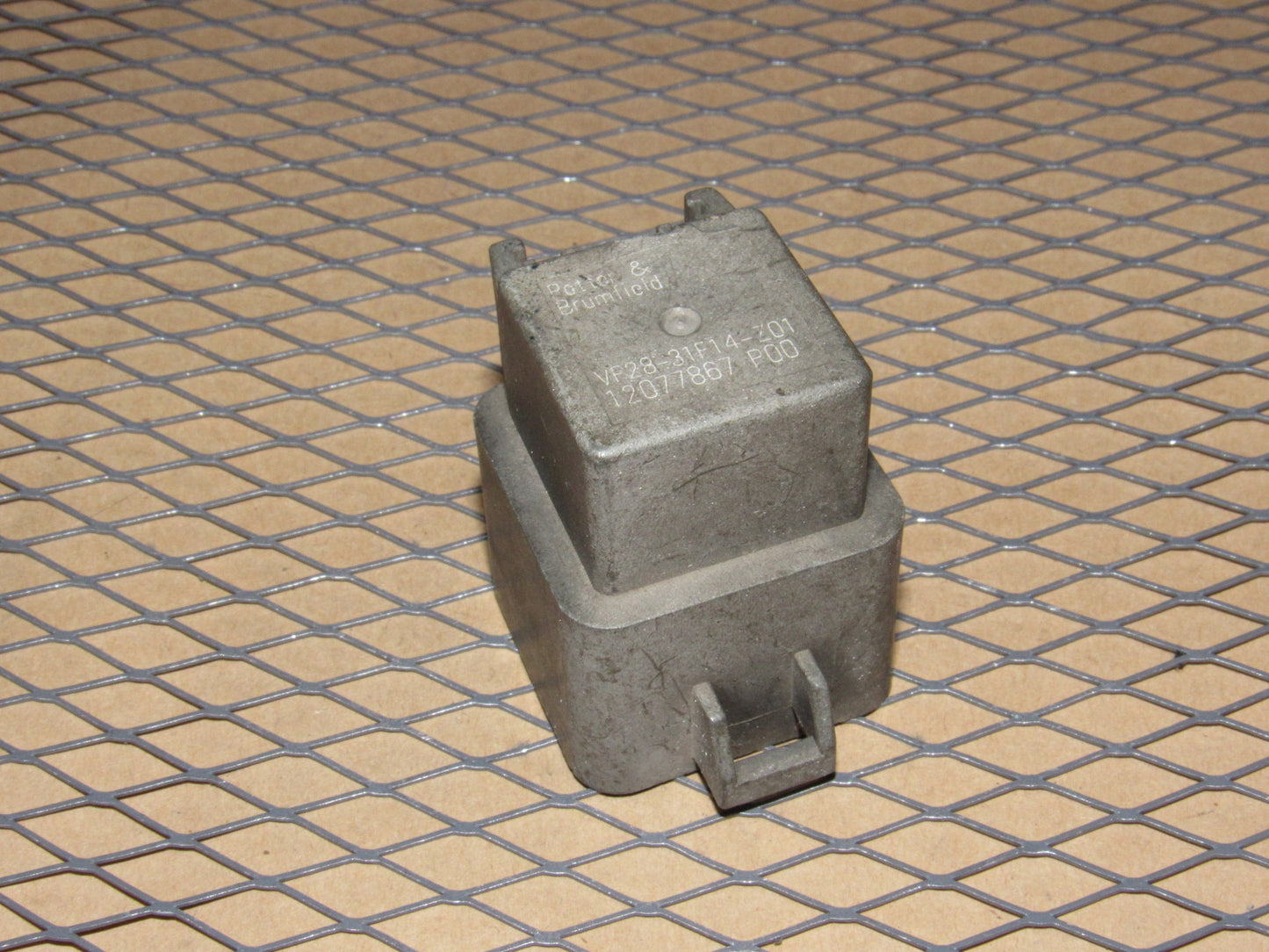 GM Relay VF28-31F14-Z01 / 12077867