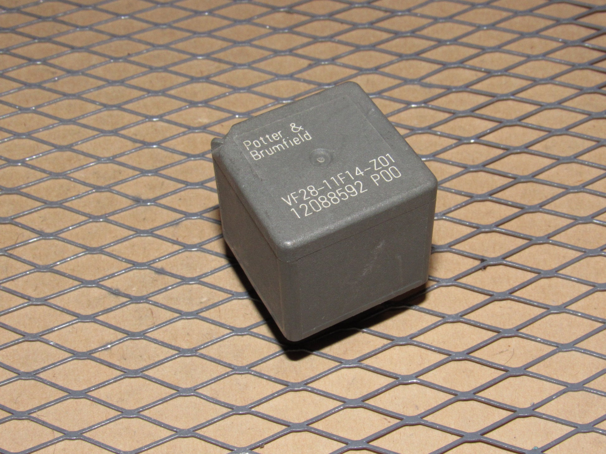 GM Relay VF28-11F14-Z01 / 12088592