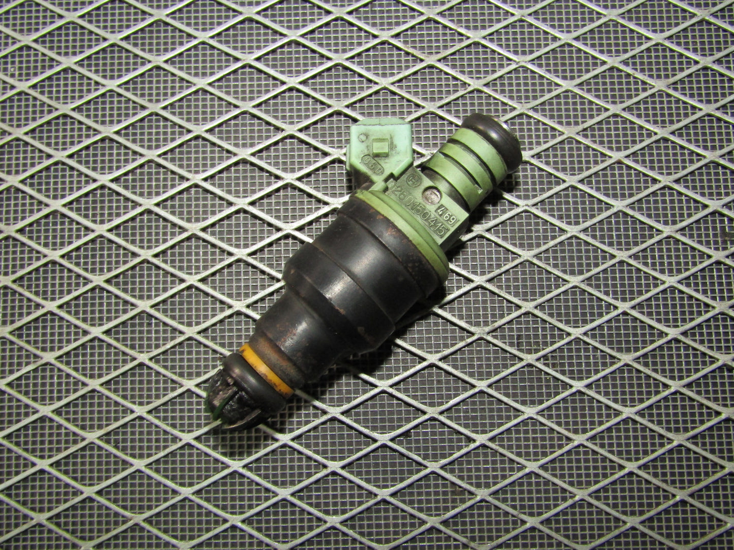 92 93 94 95 BMW 325 OEM Fuel Injector - 2.5L