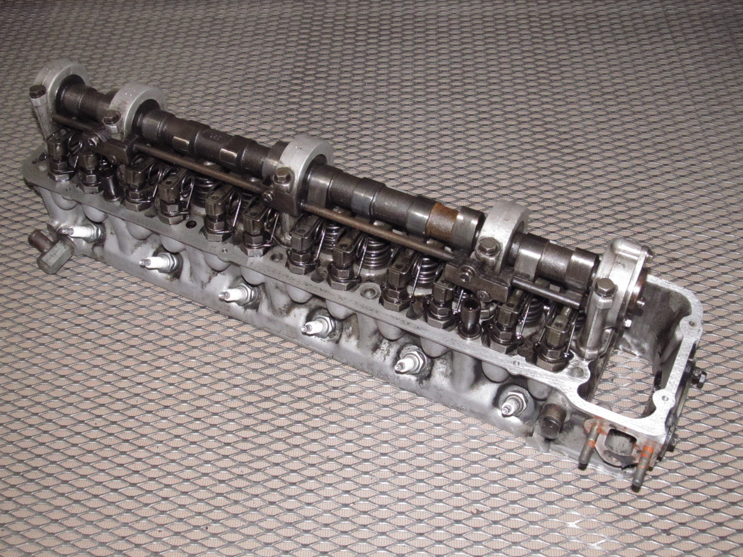 72 73 Datsun 240z OEM Engine 2.4 I6 Cylinder Head - E88