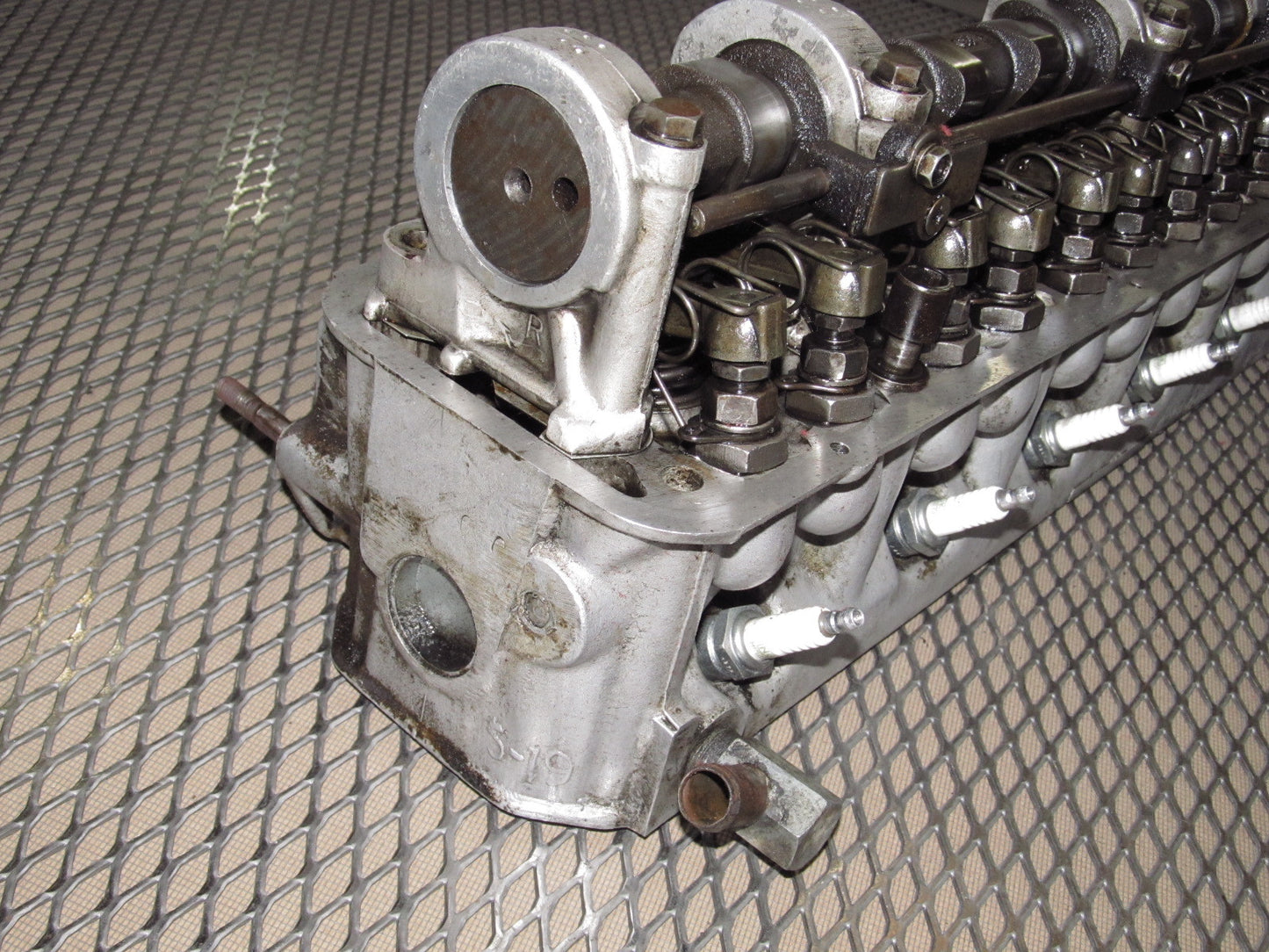 72 73 Datsun 240z OEM Engine 2.4 I6 Cylinder Head - E88