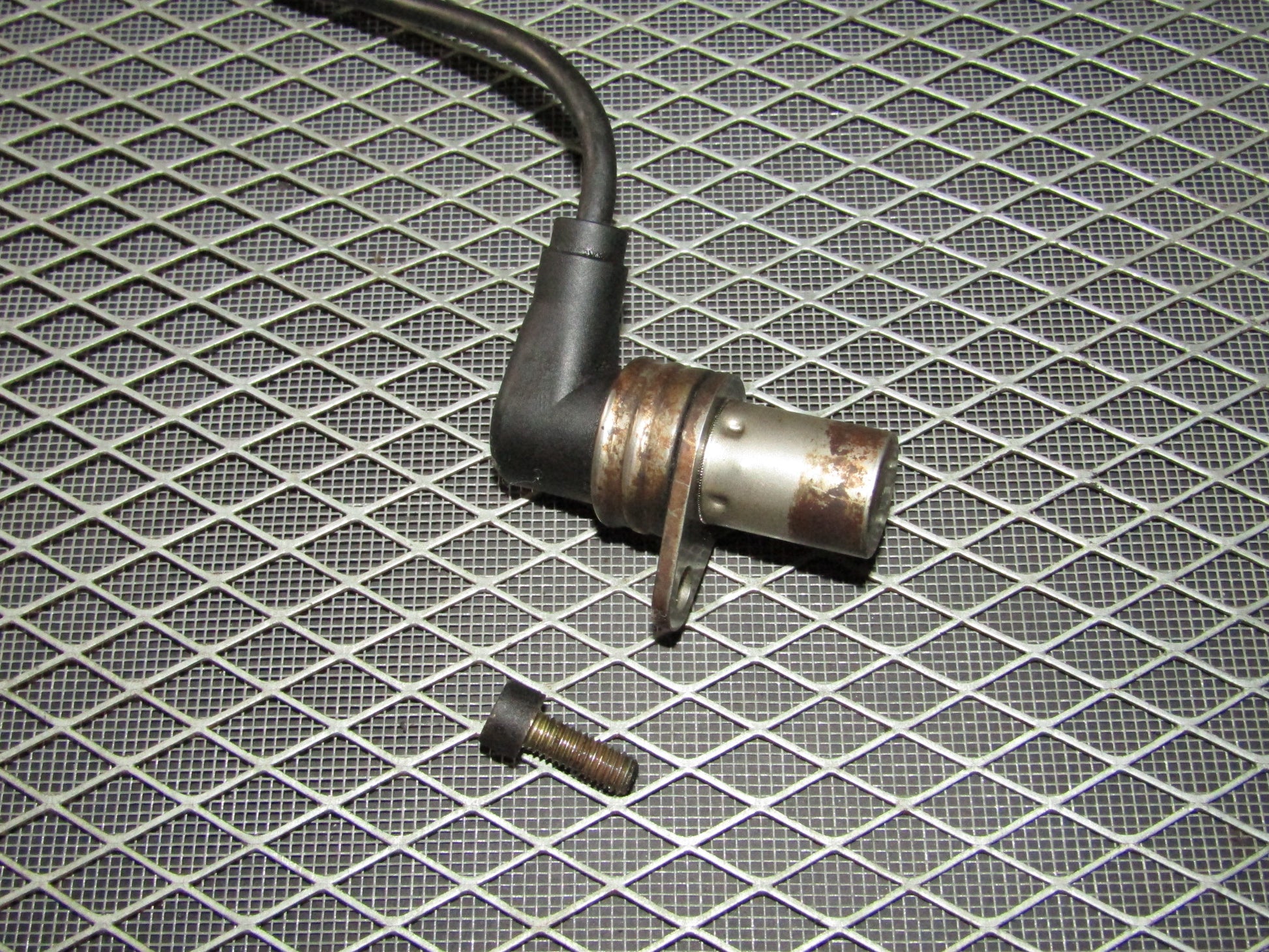 92 93 94 95 BMW 325 OEM Engine Crankshaft Crank Position Sensor