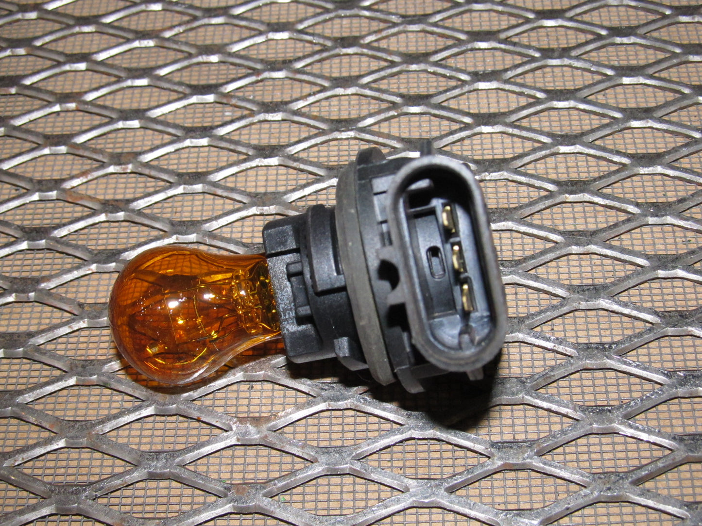 99 00 01 02 03 04 Ford Mustang OEM Front Turn Signal Light Bulb Socket