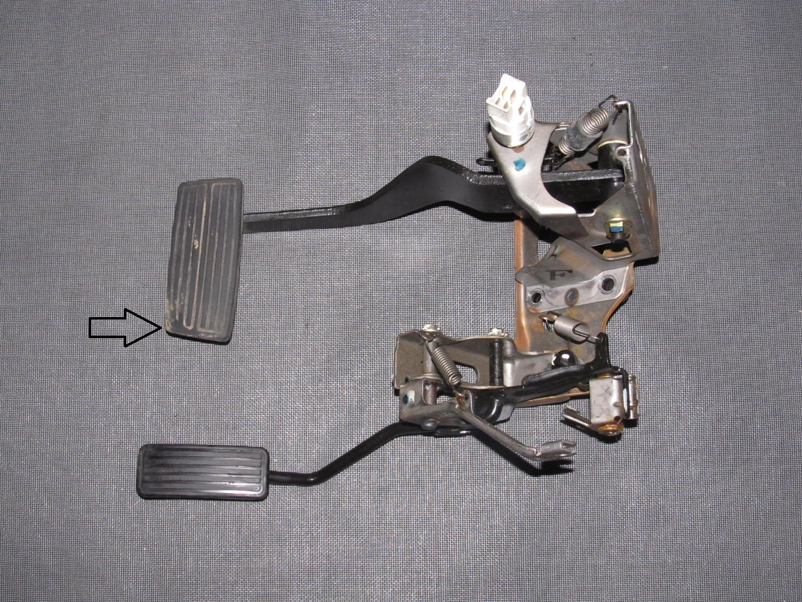 94 95 96 97 98 99 00 01 Acura Integra OEM Pedal Assembly