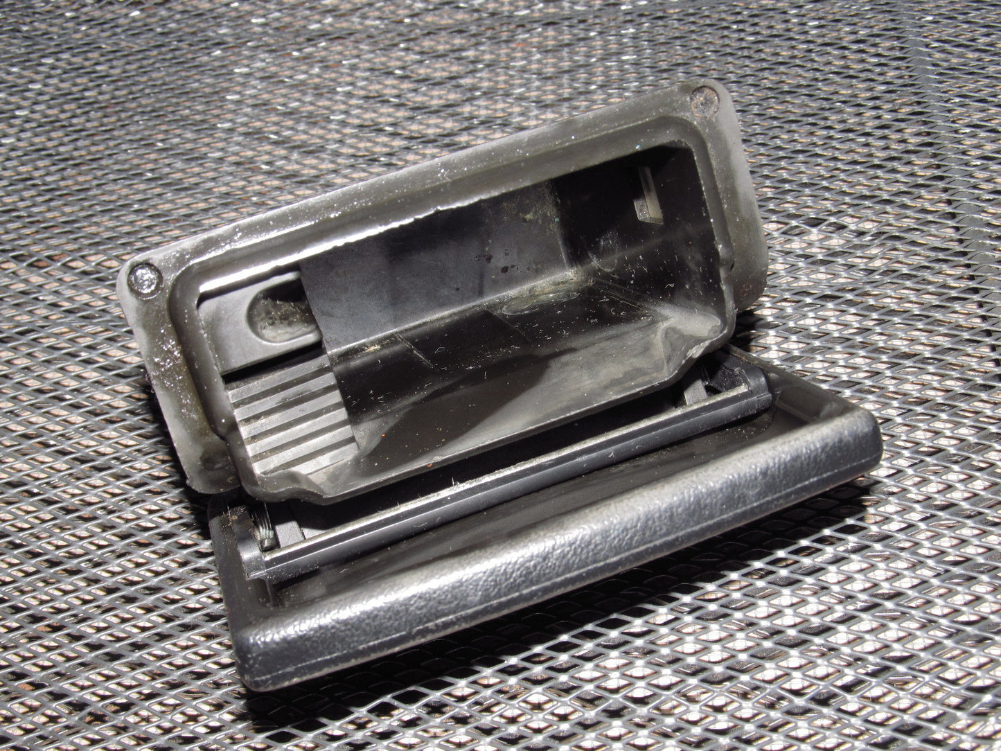 97 98 99 Mitsubishi Eclipse OEM Ash Tray