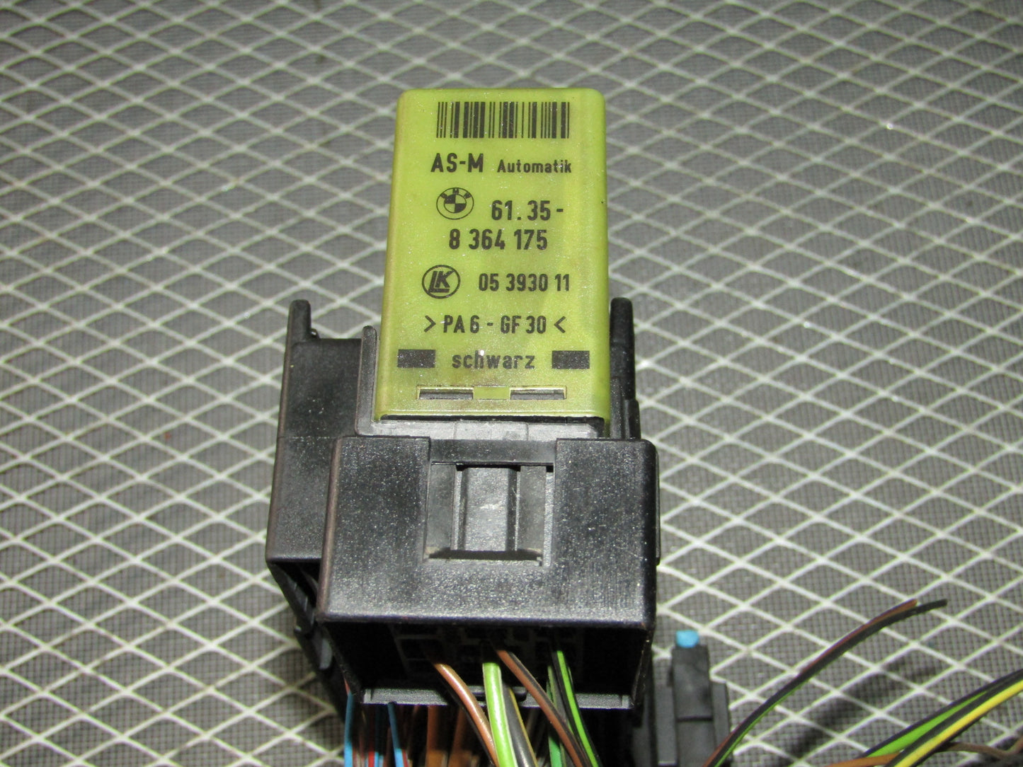 92 93 94 95 BMW 325 OEM Interior Fuse Box