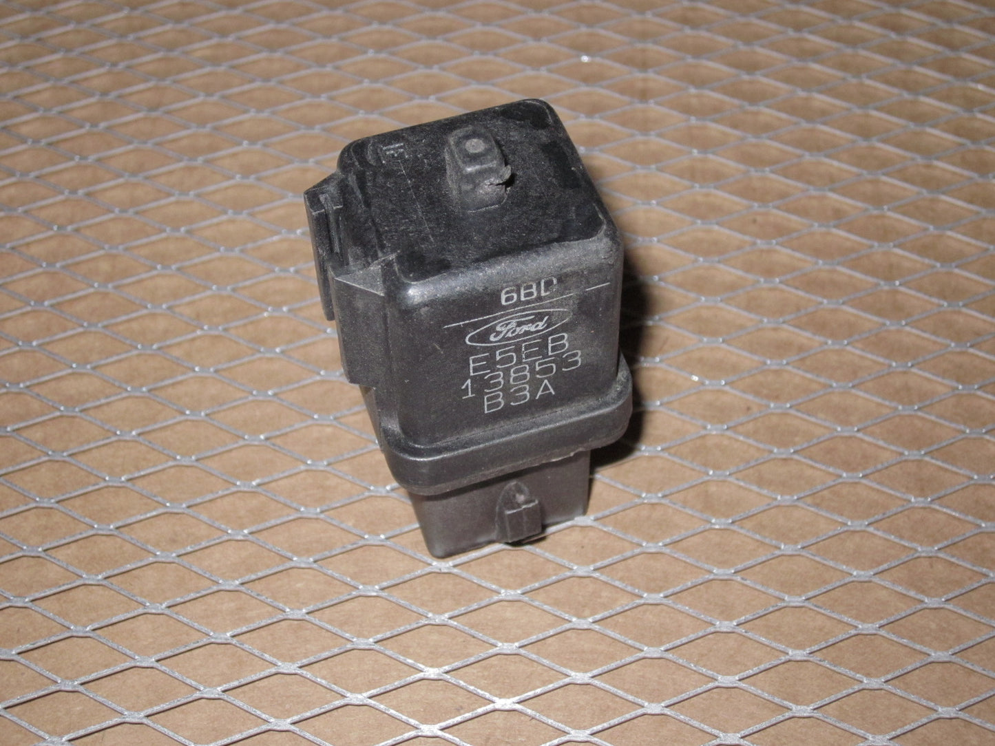 Ford Relay E5EB 13853 B3A