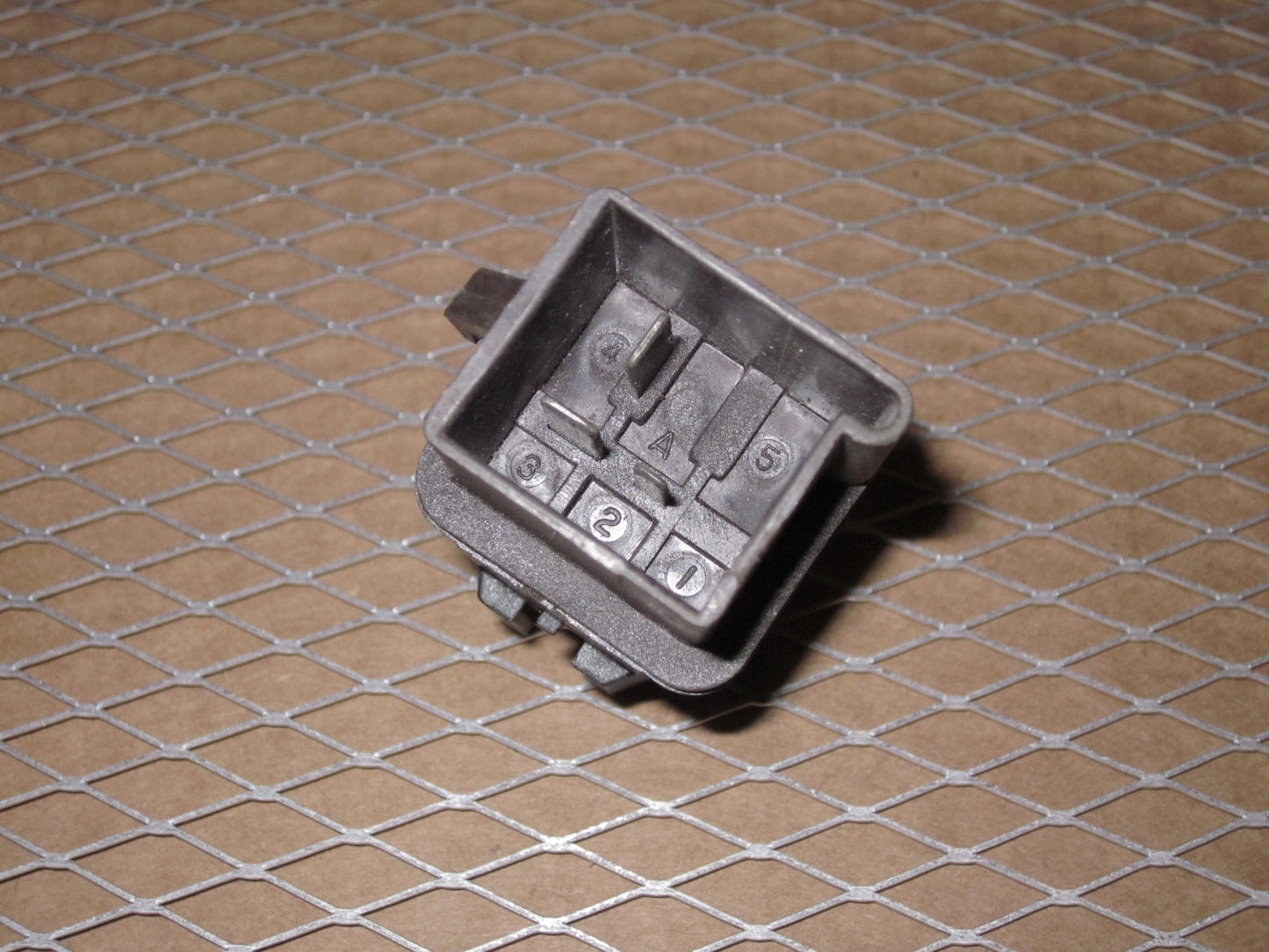 Ford Relay E5EB 13853 B3A