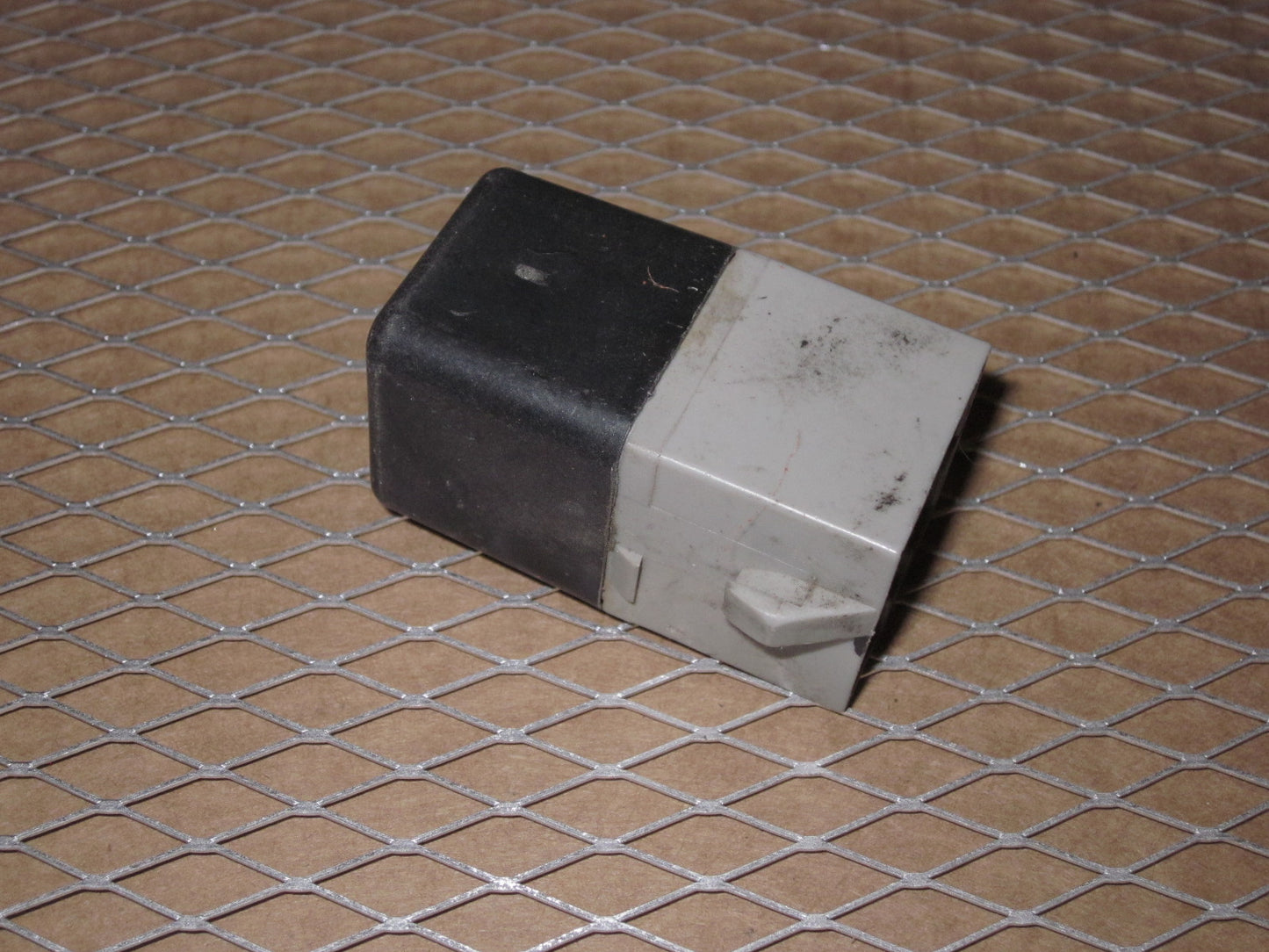 Ford Relay E4LB-13A025-A1A