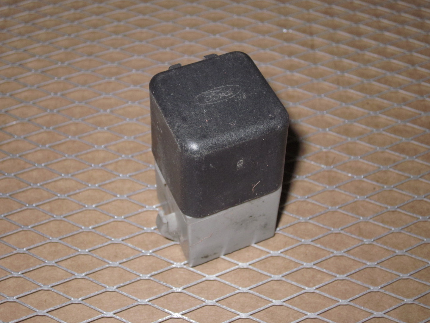 Ford Relay E4LB-13A025-A1A