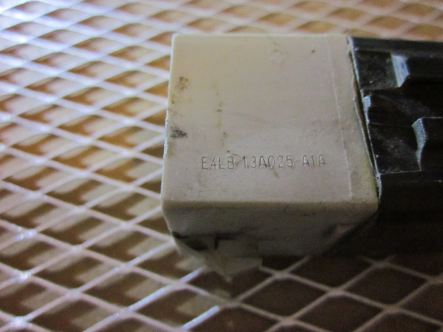 Ford Relay E4LB-13A025-A1A