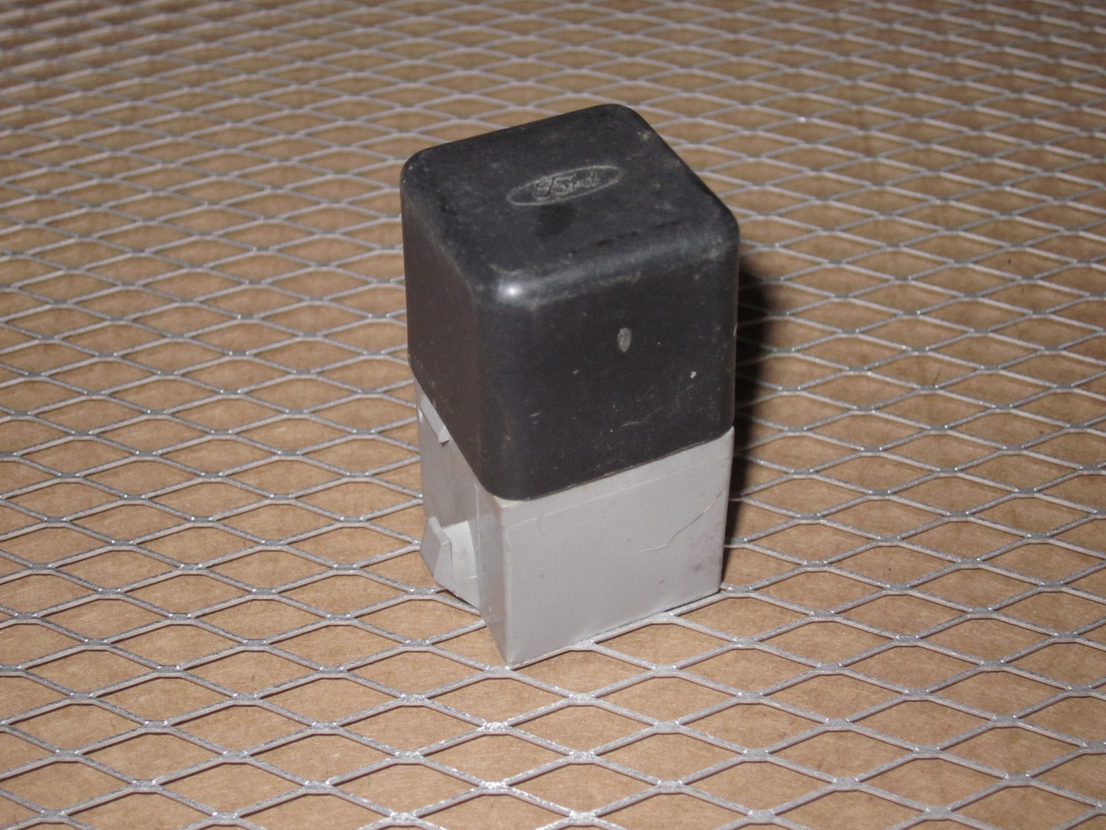 Ford Relay E3UB-13A025-A1A