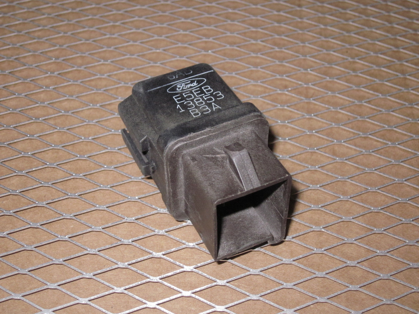 Ford Relay E5EB 13853 B3A