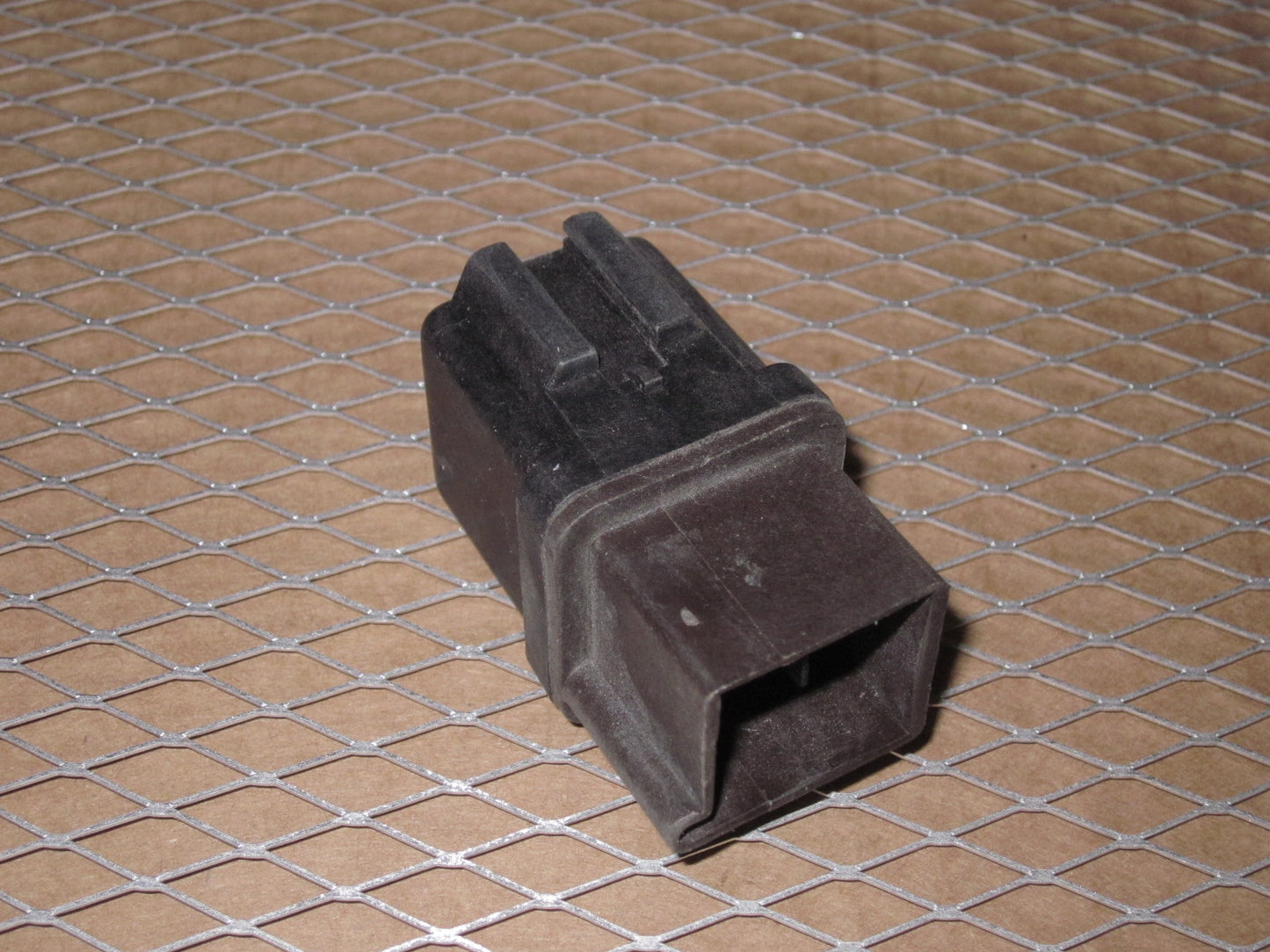 Ford Relay E5EB 13853 B3A