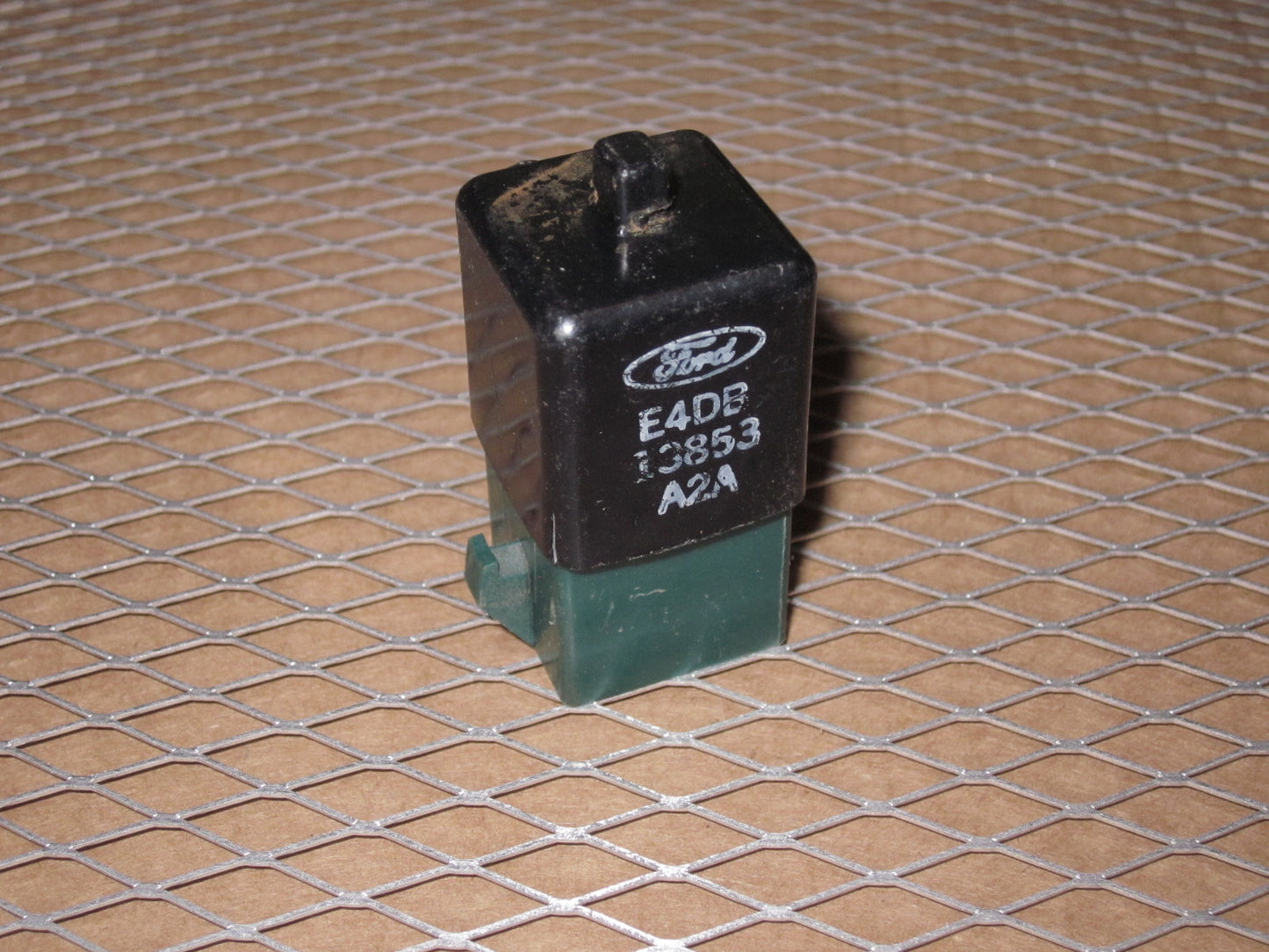 Ford Relay E4DB 13853 A2A