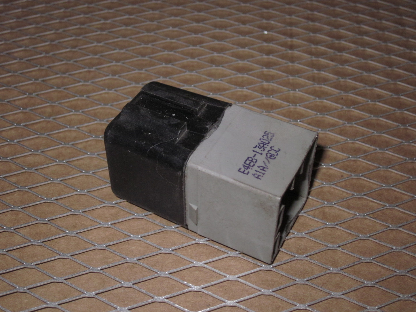 Ford Relay E4EB-13A025