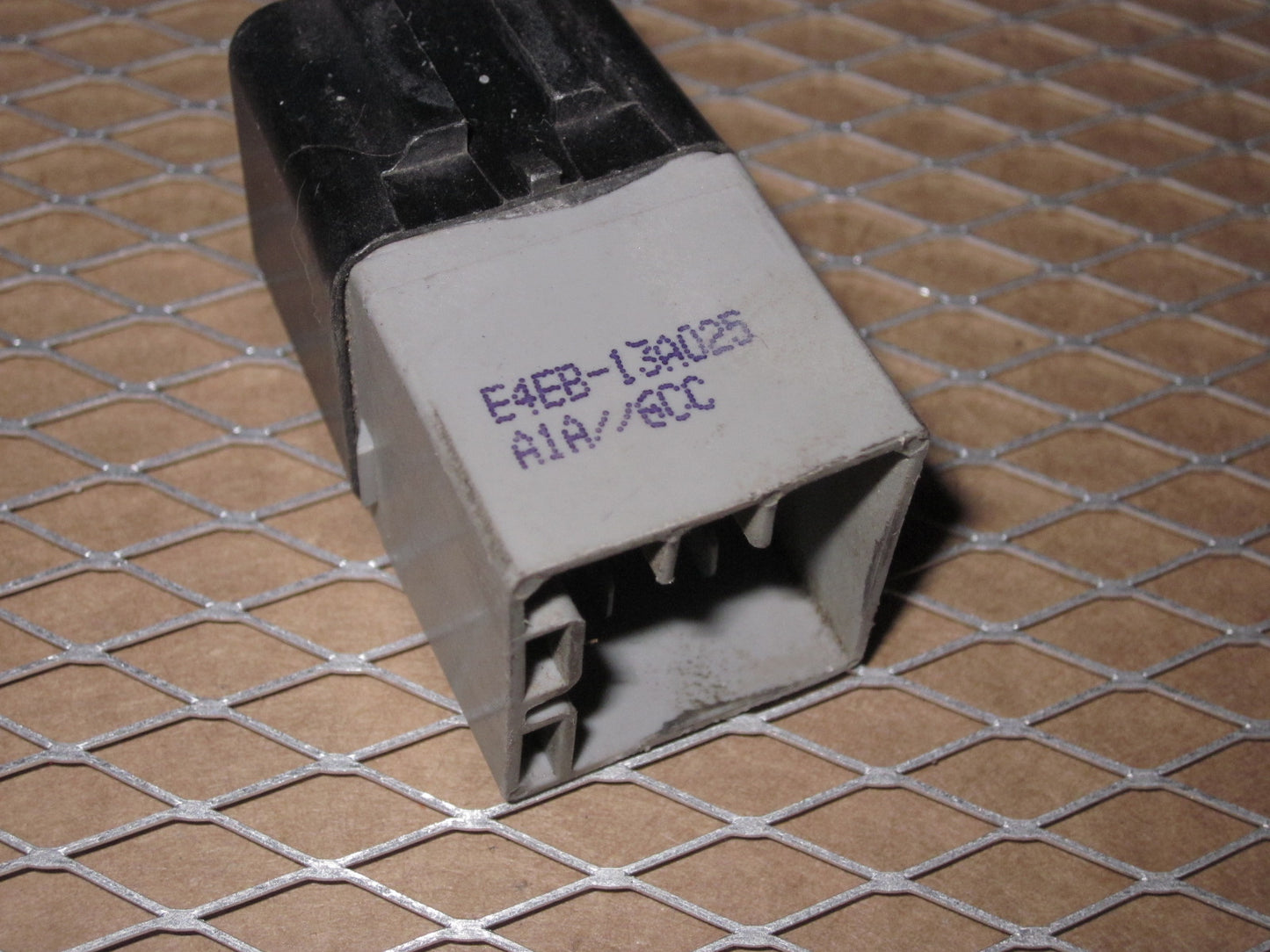 Ford Relay E4EB-13A025