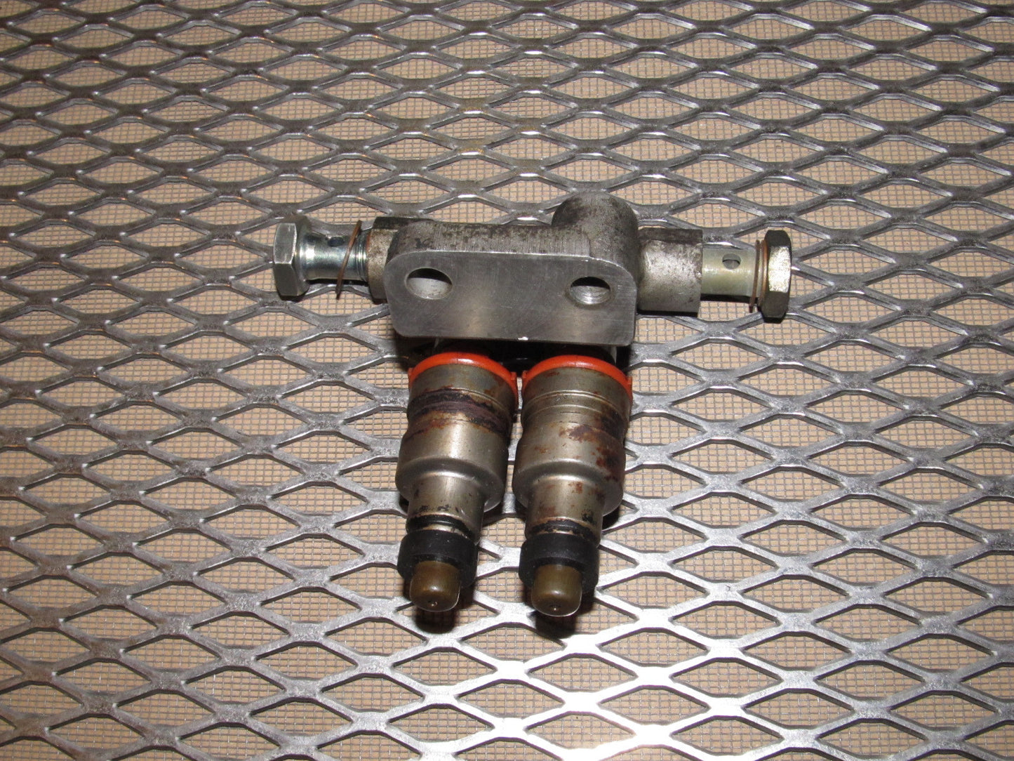 86 87 88 Mazda RX7 OEM Primary Fuel Injector & Rail