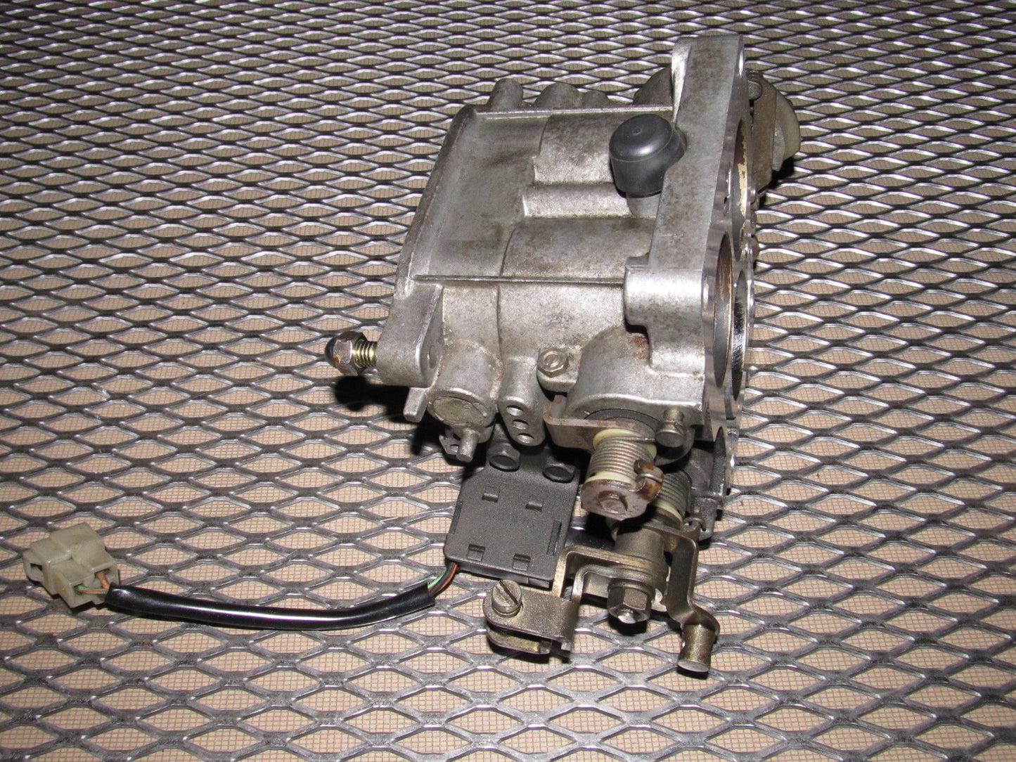 86 87 88 Mazda RX7 OEM Throttle Body - M/T N/A