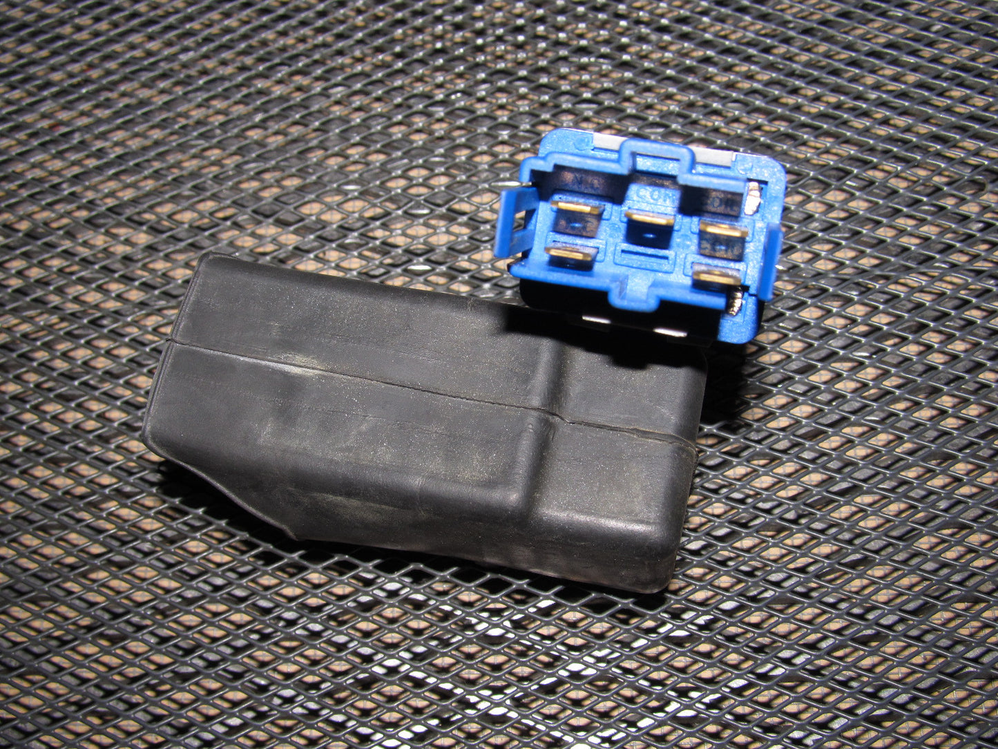 86 87 88 Mazda RX7 OEM Relay - FB02- DC12V20A