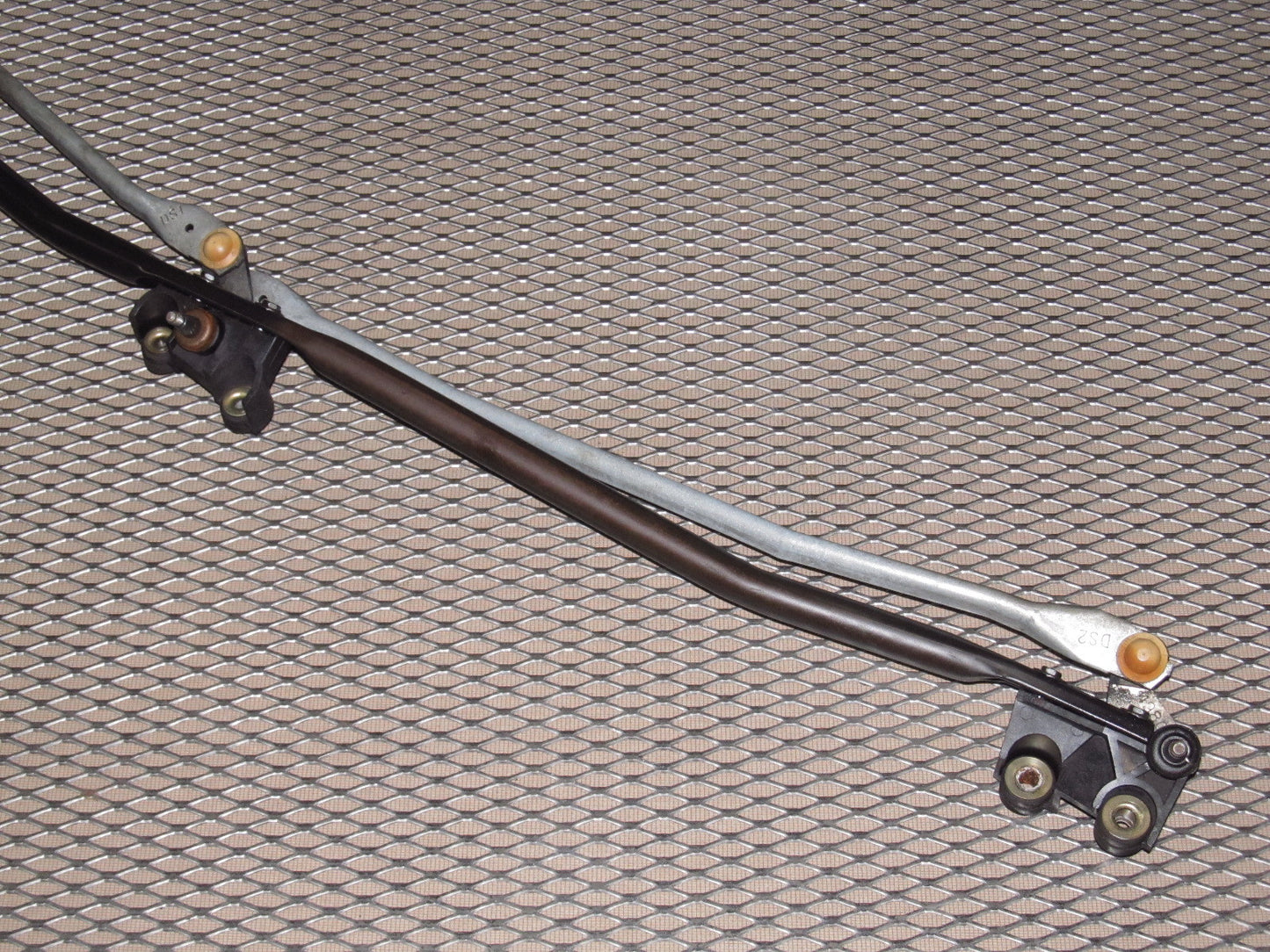 97 98 99 Mitsubishi Eclipse OEM Front Wiper Linkage