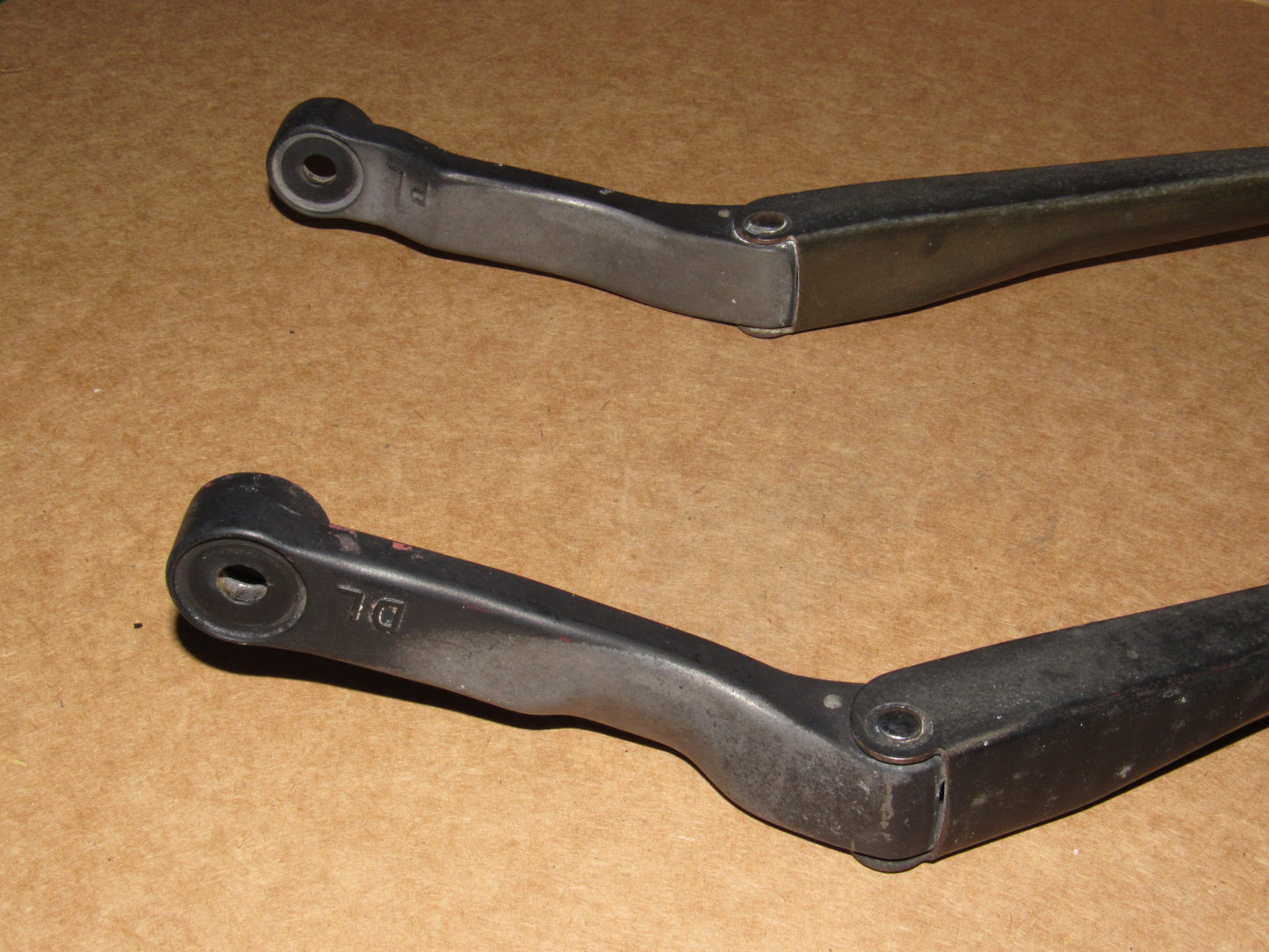 86 87 88 89 90 91 Mazda RX7 OEM Front Wiper Arm Set