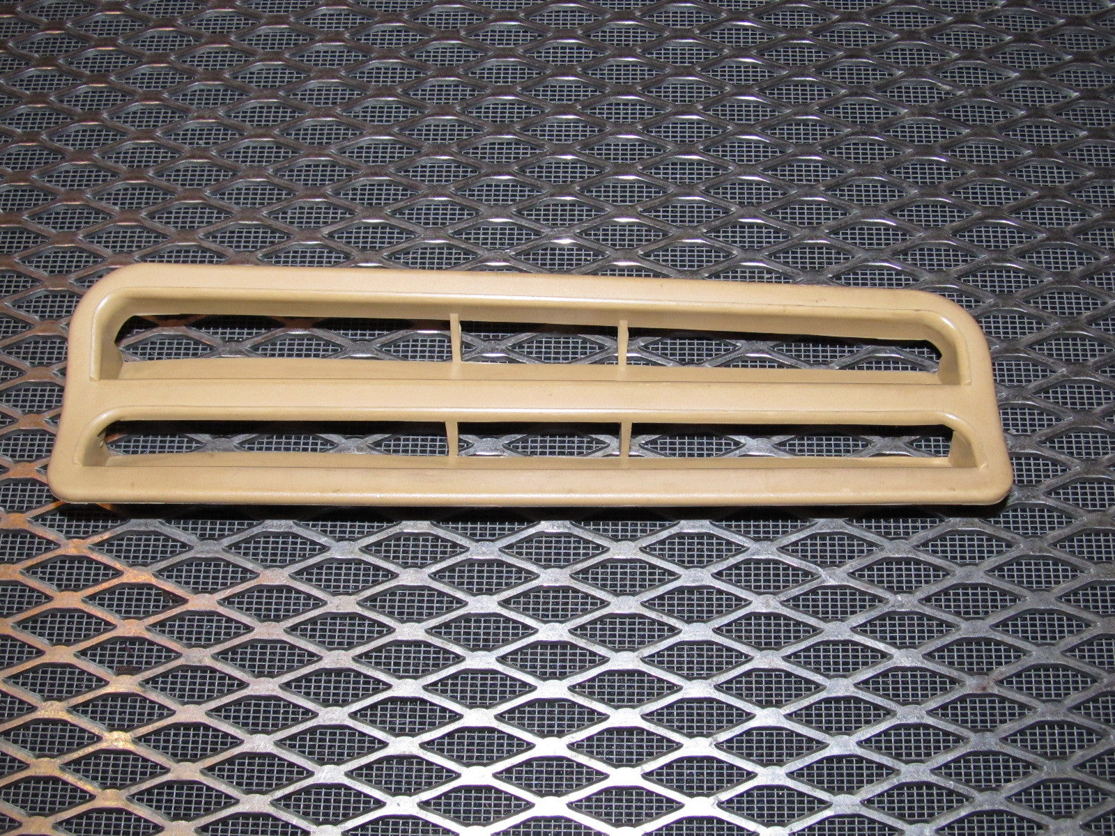 81 82 83 Datsun 280zx OEM Trunk Hatch Interior Panel Vent - Right