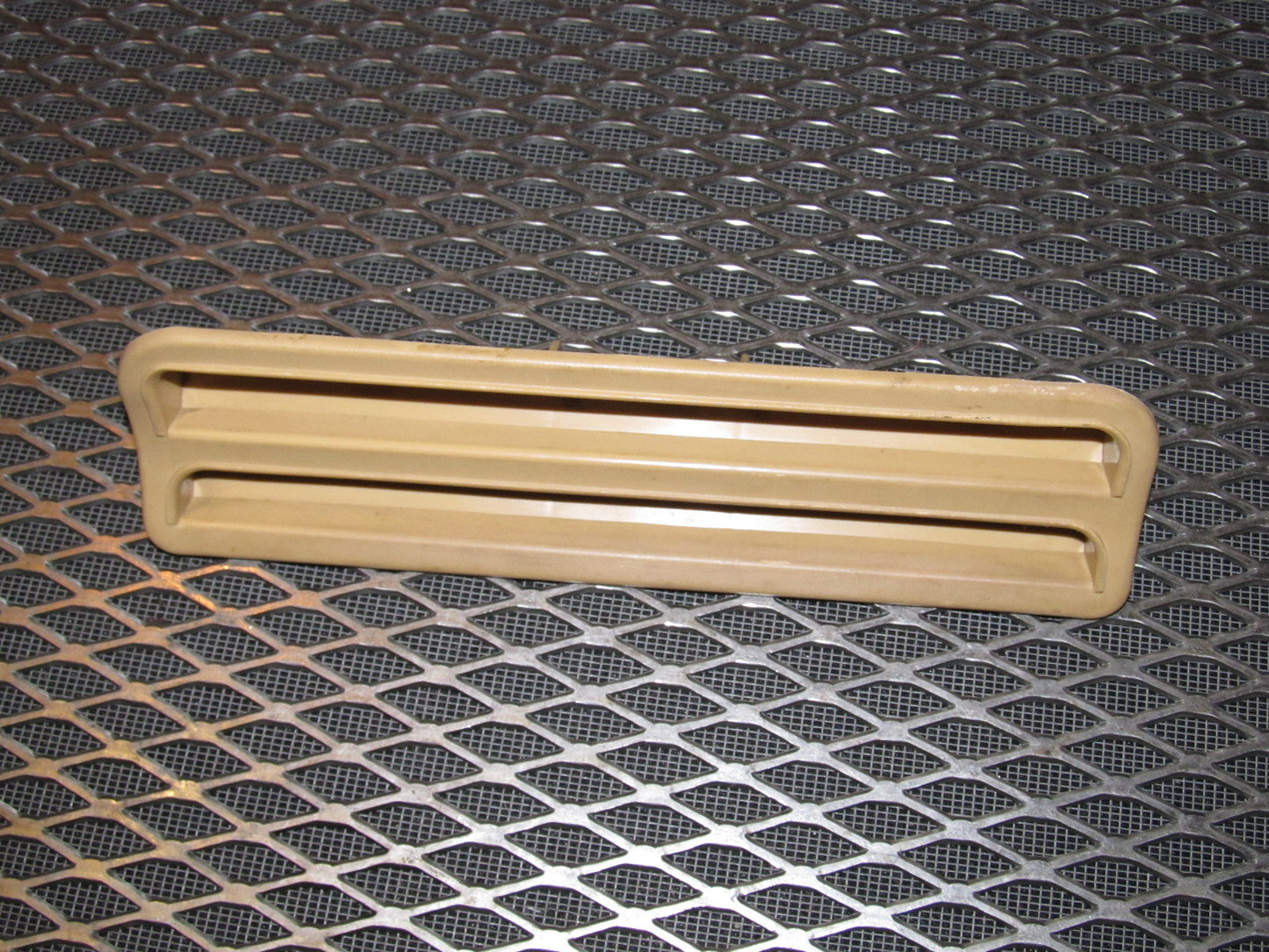 81 82 83 Datsun 280zx OEM Trunk Hatch Interior Panel Vent - Right