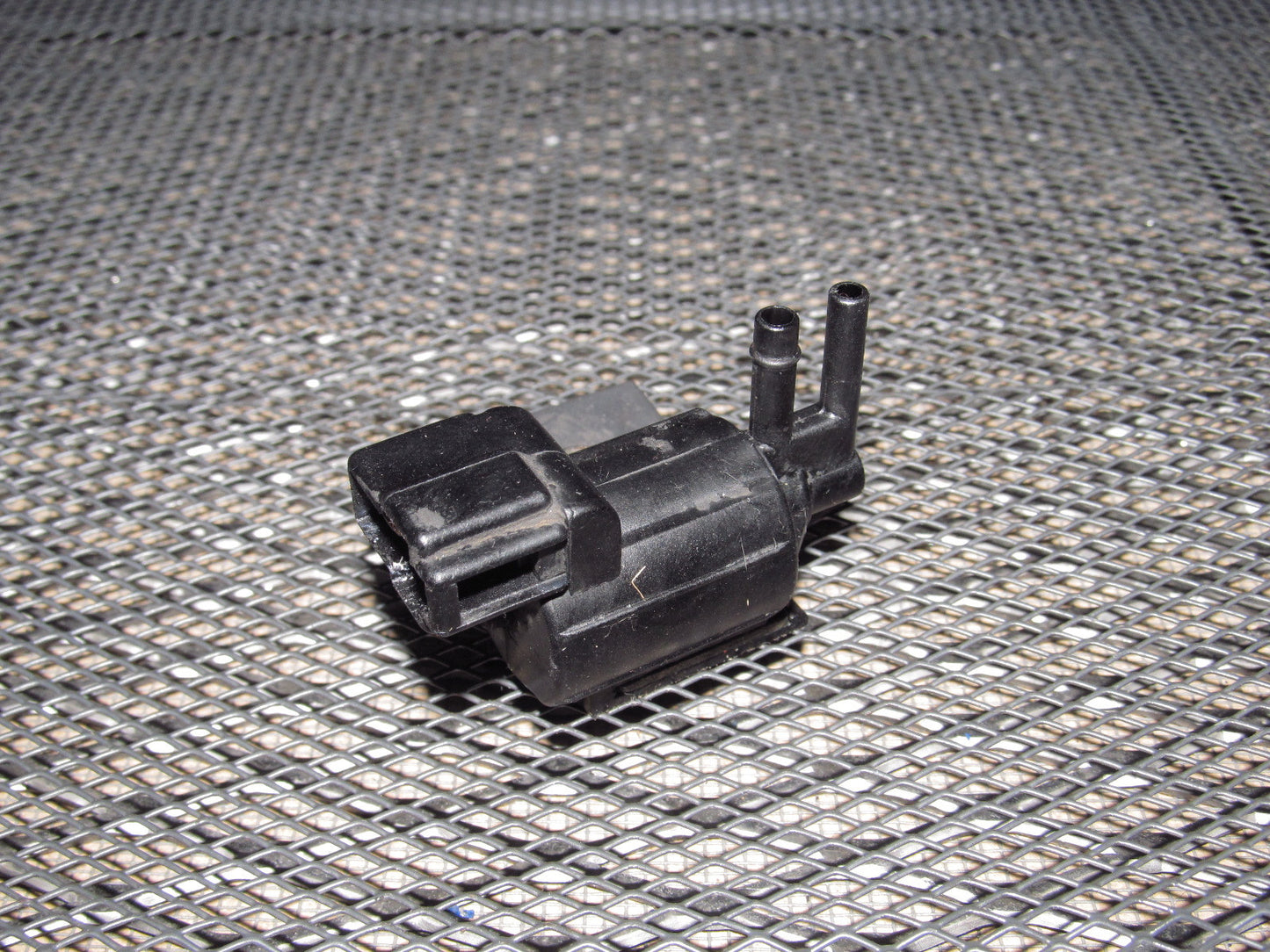 97 98 99 Mitsubishi Eclipse OEM VSV Vacuum Valve K5T47698