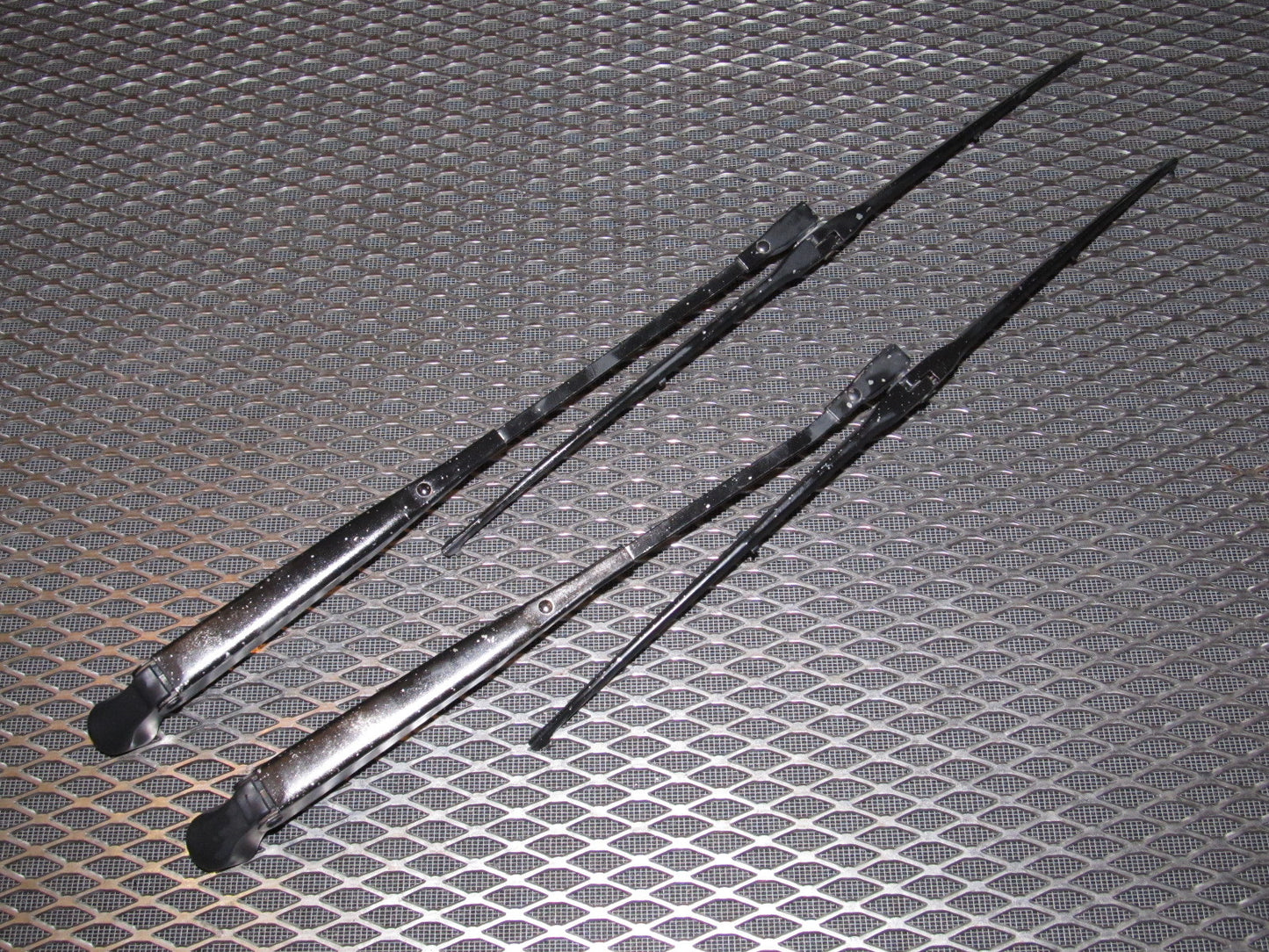 81 82 83 Datsun 280zx OEM Wiper Arm - Front Set