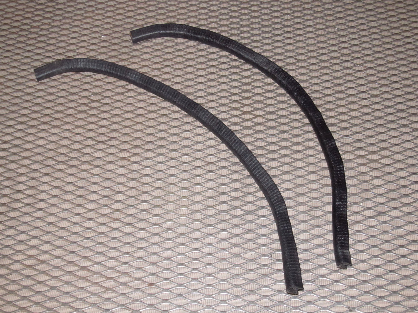 90-93 Mazda Miata OEM Chassis Belt Line Rubber Moulding - Set