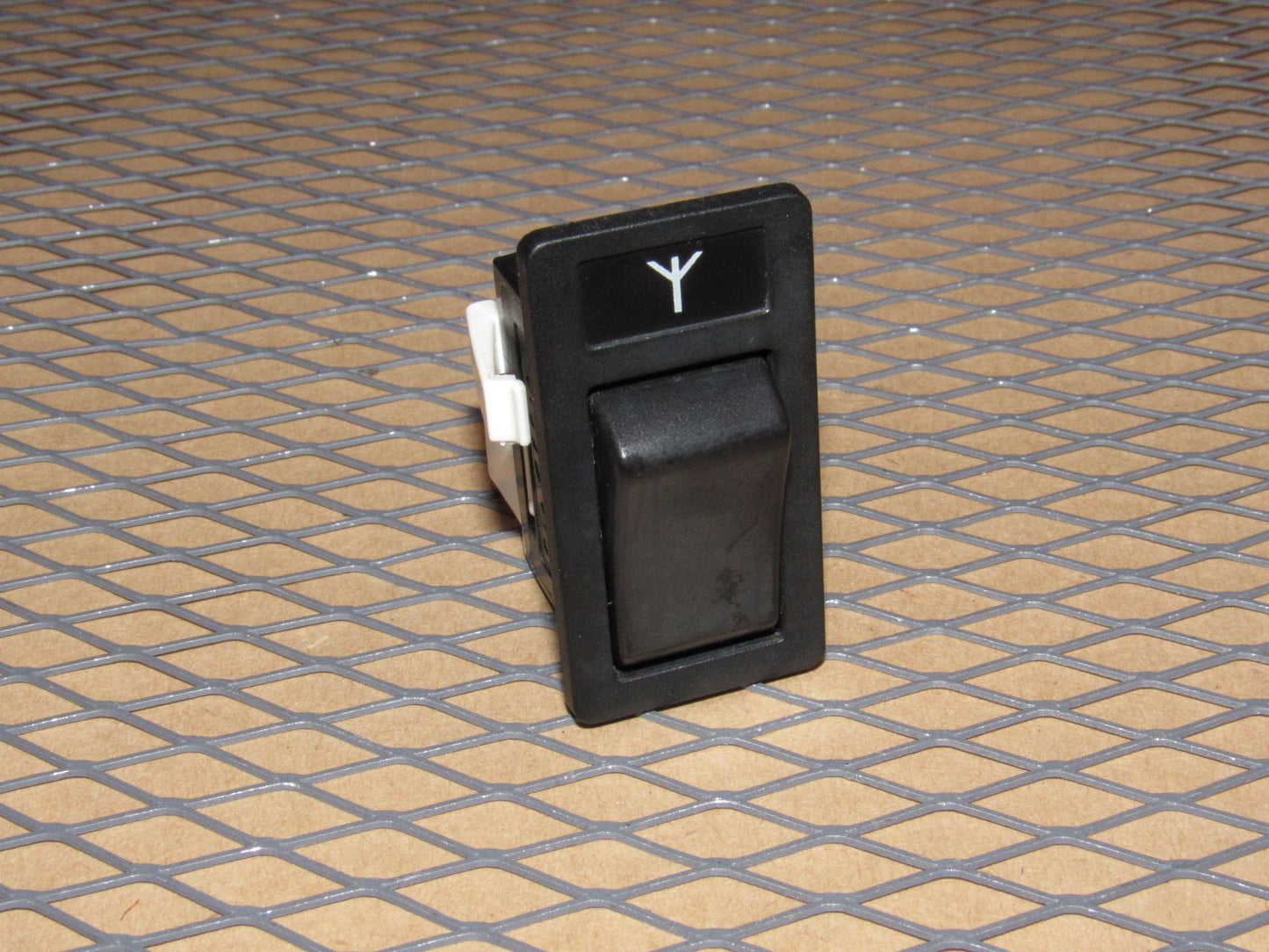 91 92 Volvo 740 OEM Power Antenna Switch