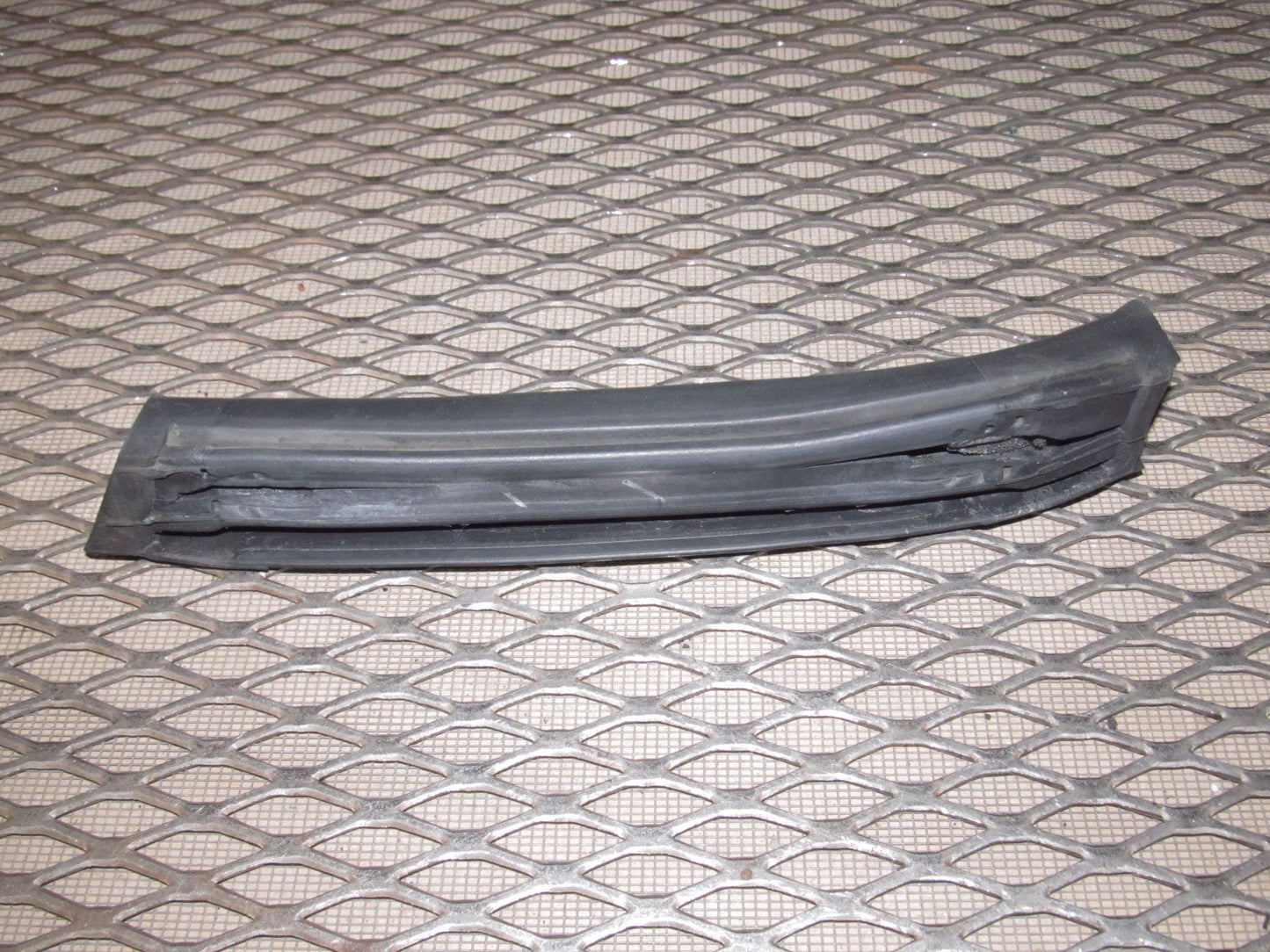 90-93 Mazda Miata OEM Soft Top Weather Rubber Seal - Right