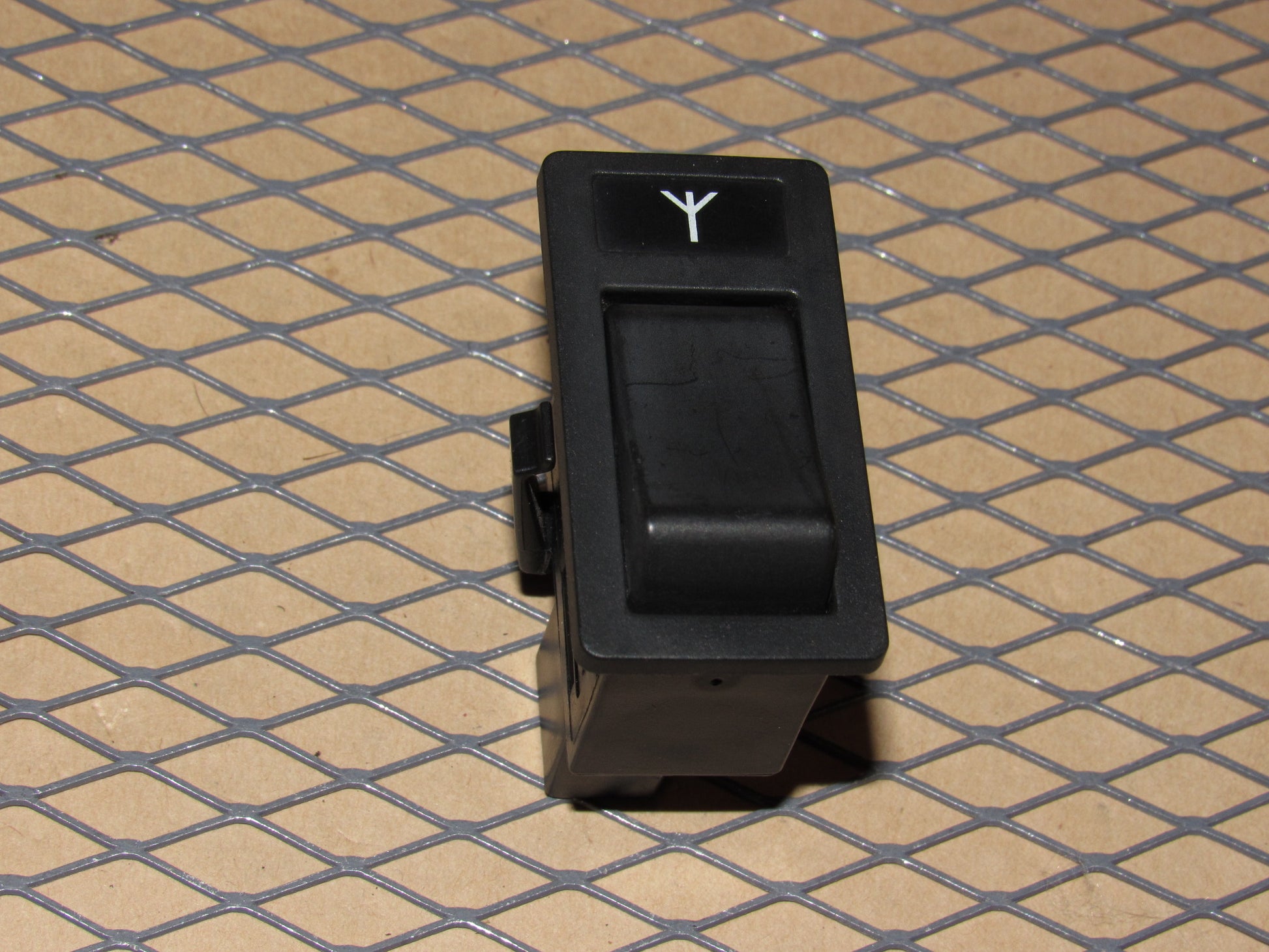 88 89 90 Volvo 760 OEM Power Antenna Switch