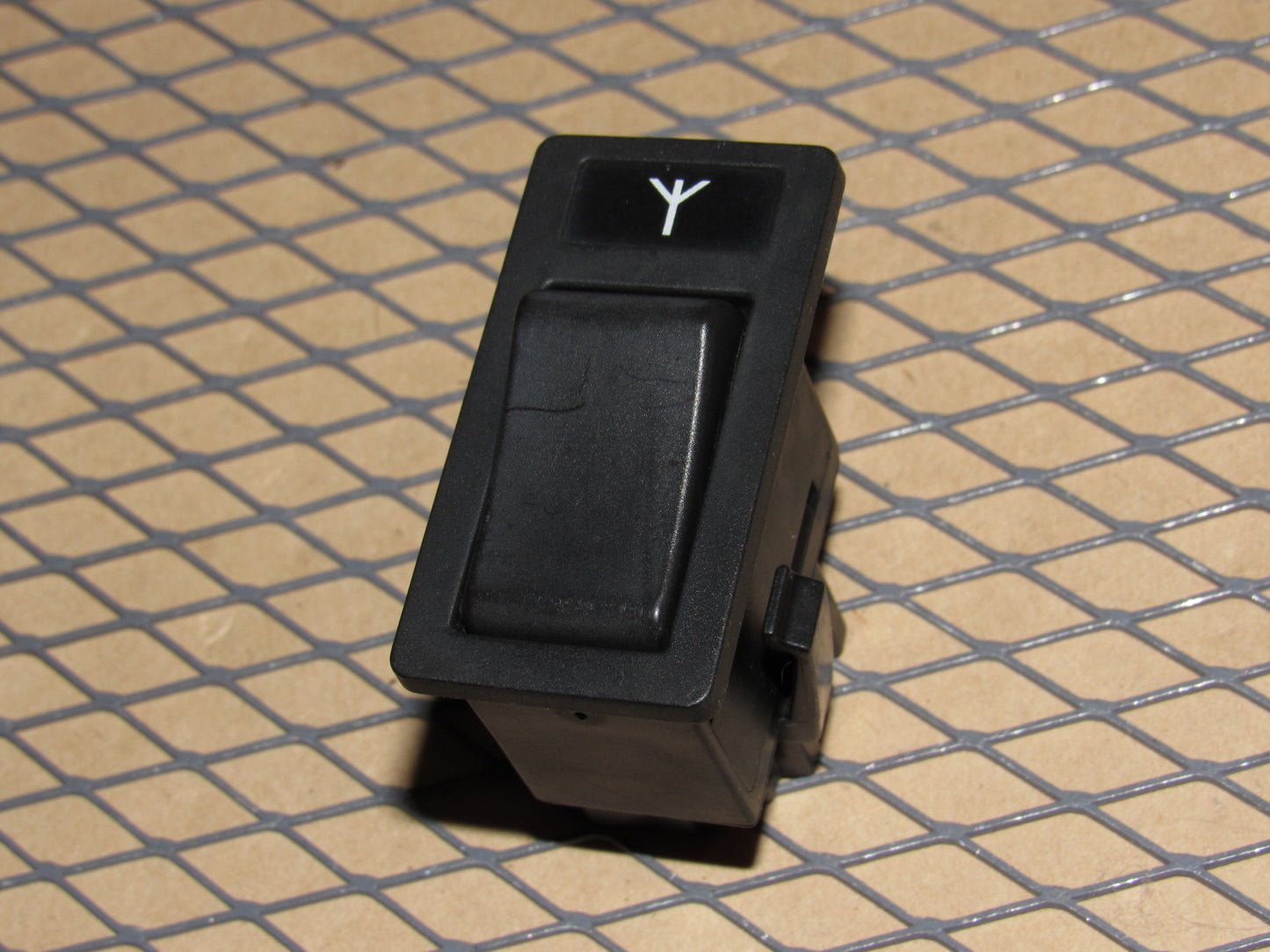 88 89 90 Volvo 760 OEM Power Antenna Switch