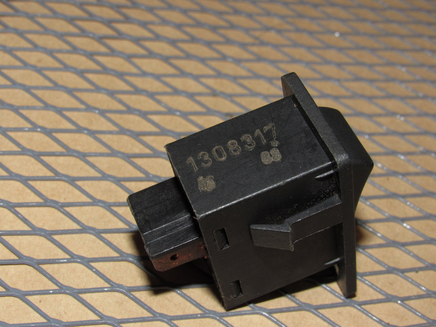 85 86 87 Volvo 760 OEM Power Antenna Switch