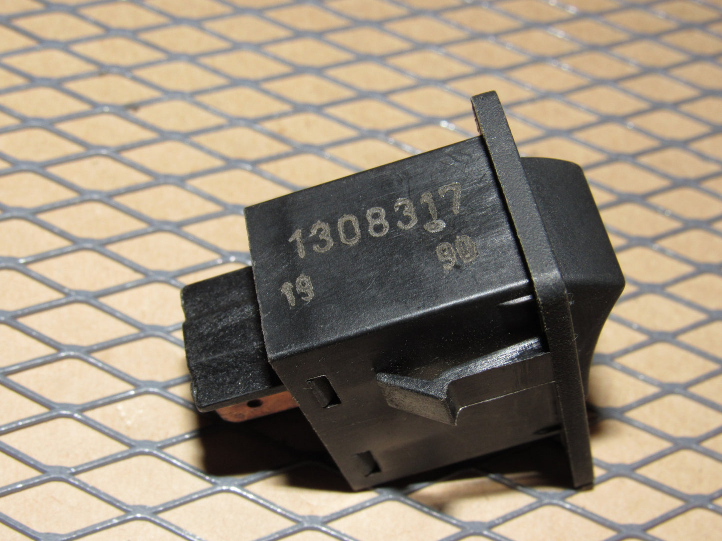 85 86 87 Volvo 760 OEM Power Antenna Switch