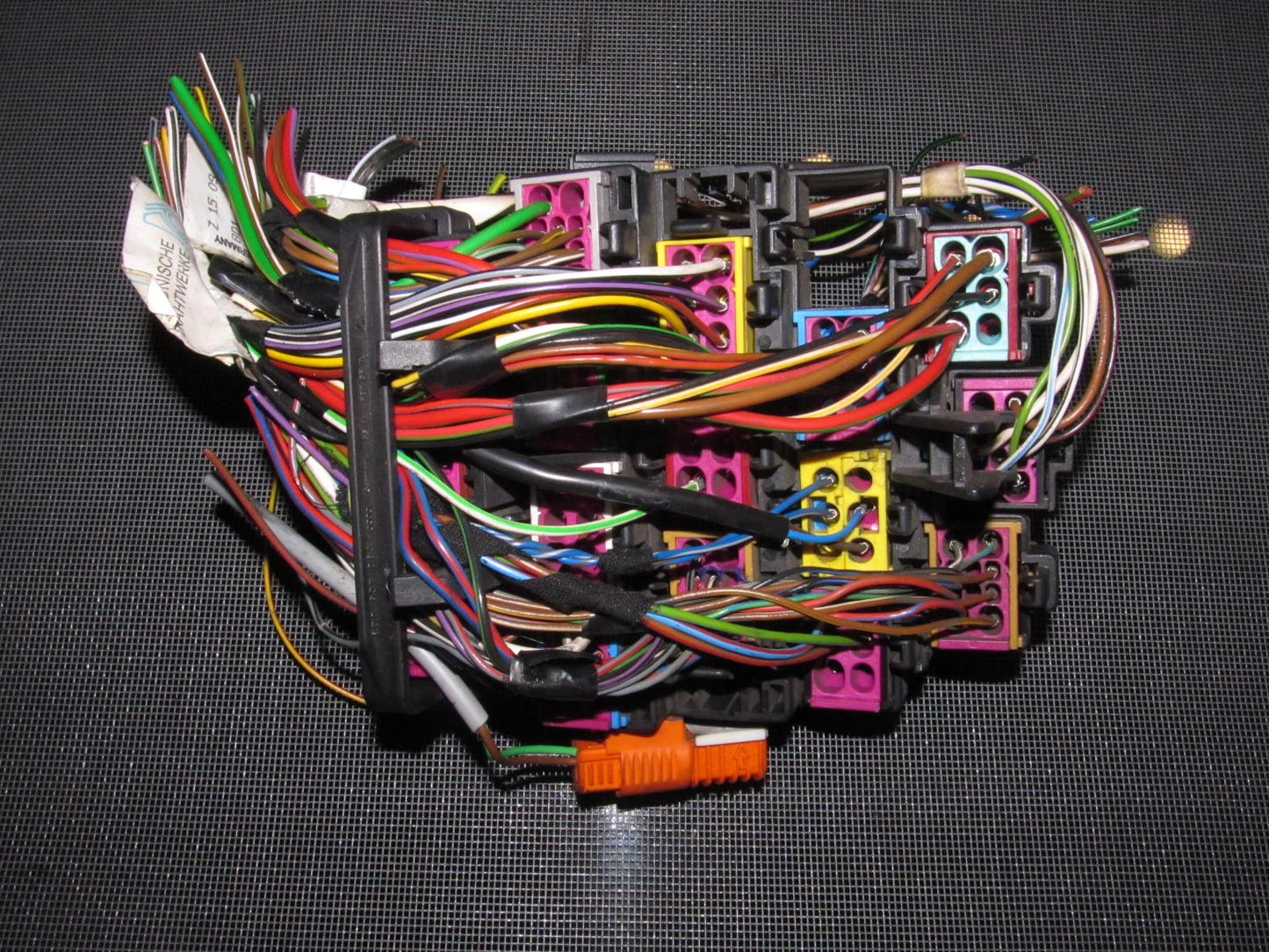 96-01 Audi A4 2.8L V6 OEM Fuse Box Wiring Harness